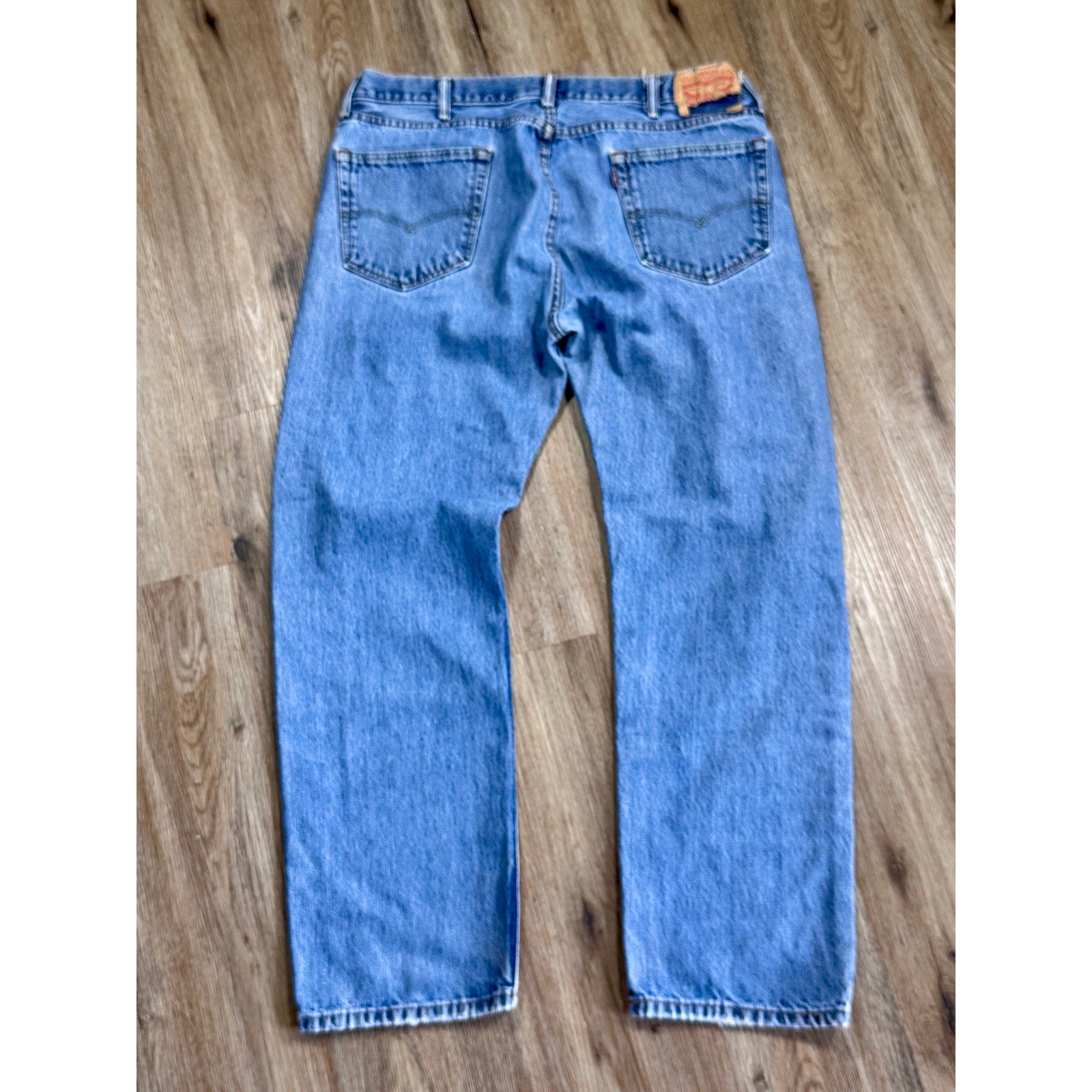 Vintage Levi’s 550 Relaxed Fit Jeans Men’s 38x30 Light Wash Denim Y2K Well Worn