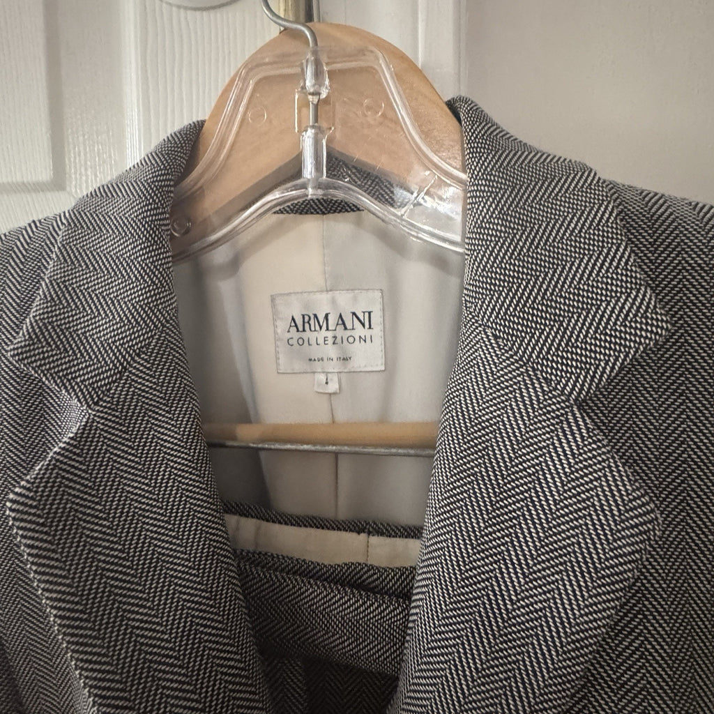Armani Collezioni Womens Virgin Wool Gray Herringbone Pant Suit Size 4 Italy
