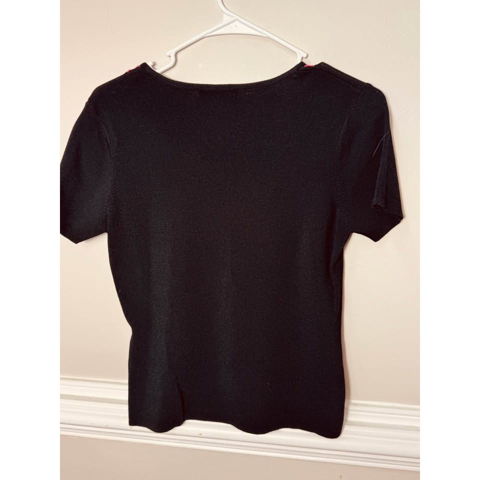 Cordacci Black Short Sleeve Knit Top Pink Embroidered Cross Stitch VNeck Women M