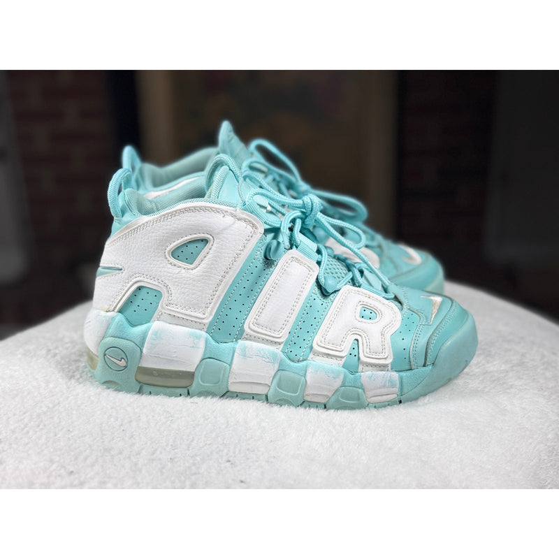 Sneakers & Kicks
