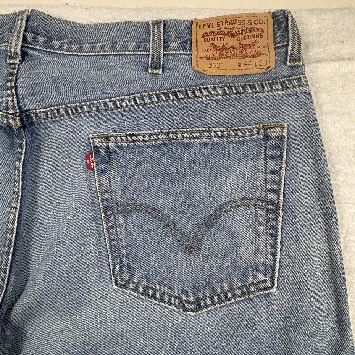 VTG 2004 Levi's 560 Comfort Fit Jeans Men's 44x30 Light Wash Relaxed Denim