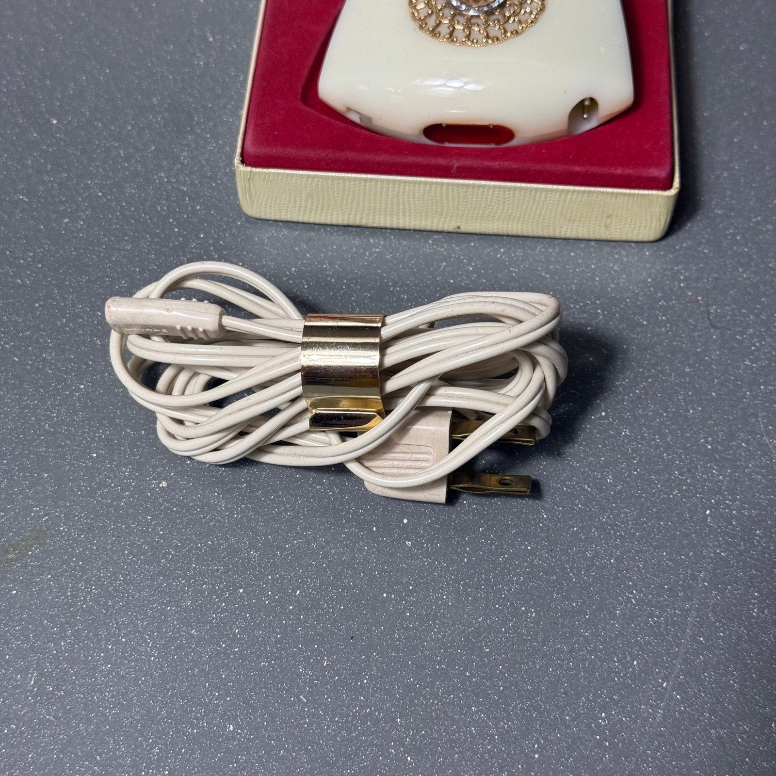 Vintage Schick Crown Jewel Ladies Electric Razor Shaver w/ Case Tested Works