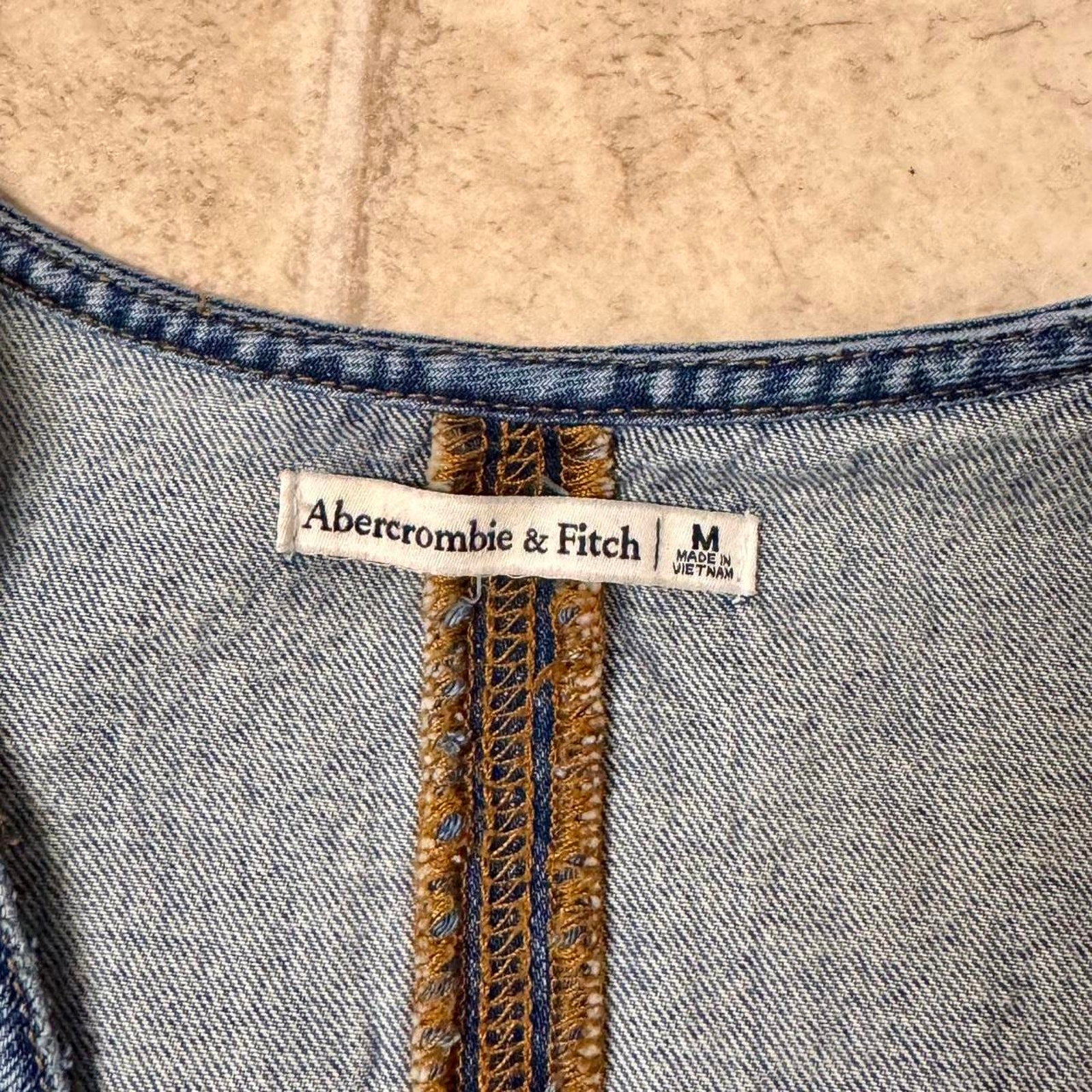 Abercrombie & Fitch Denim Vest Men’s Medium V Neck Minimalist Layering A&F