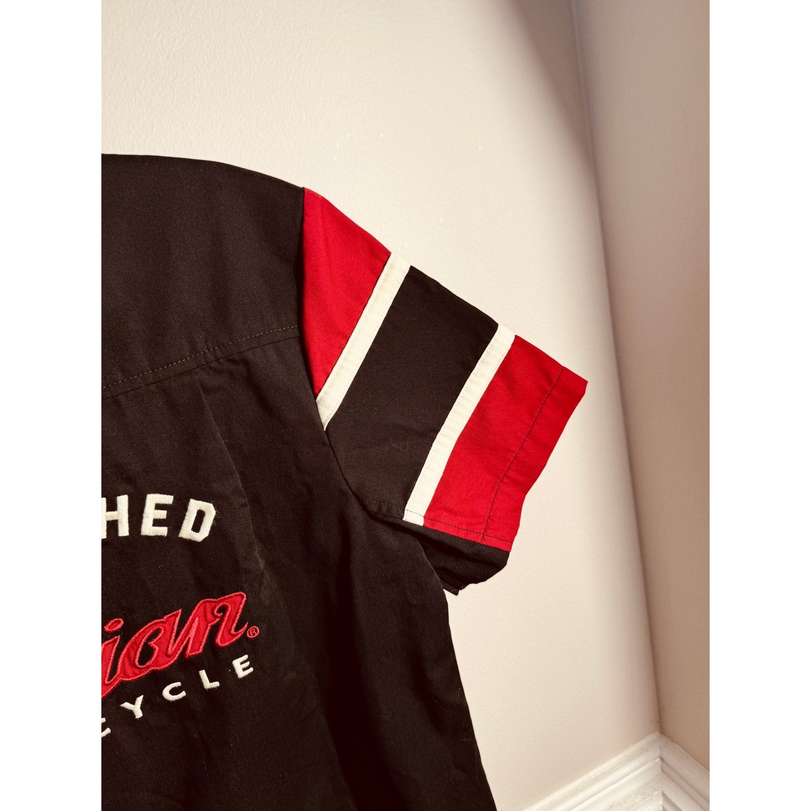 Indian Motorcycle Women’s Medium Button Up Garage Shop Shirt Black Red Biker