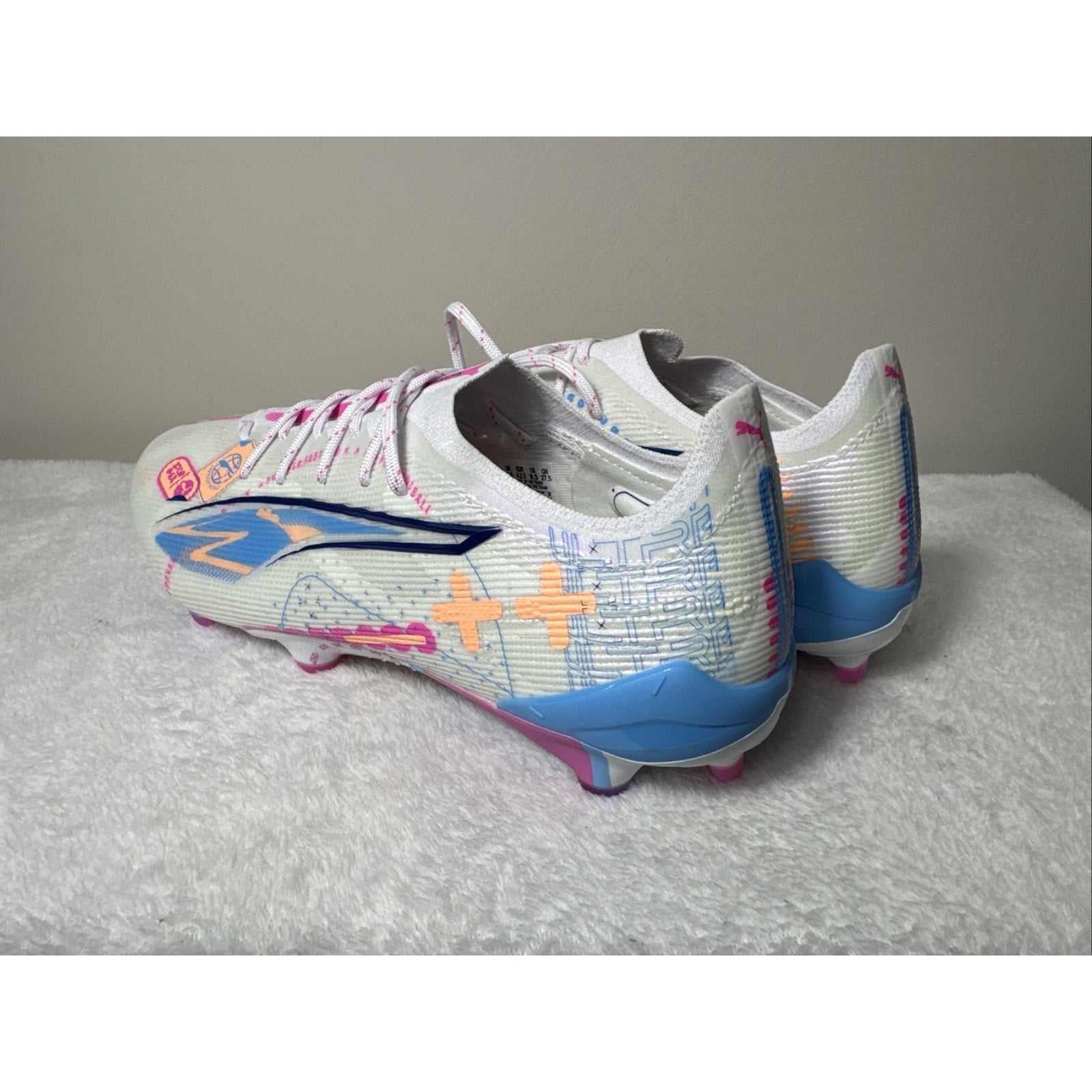 Puma Ultra Ultimate FG/AG Soccer Cleats White Pink Blue Size 9.5 108063-01 Rare