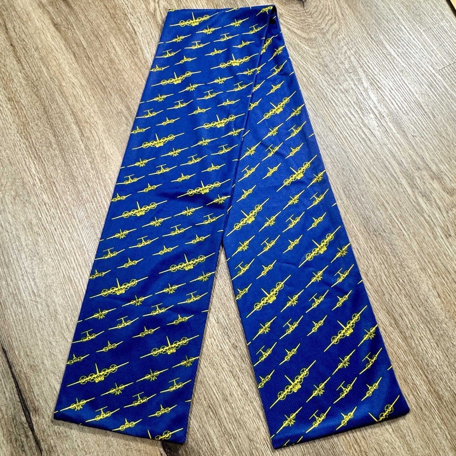 Vtg 1990s Uruguay Air Force Escuadrón Aéreo Nº3 Transport Crew Scarf USA