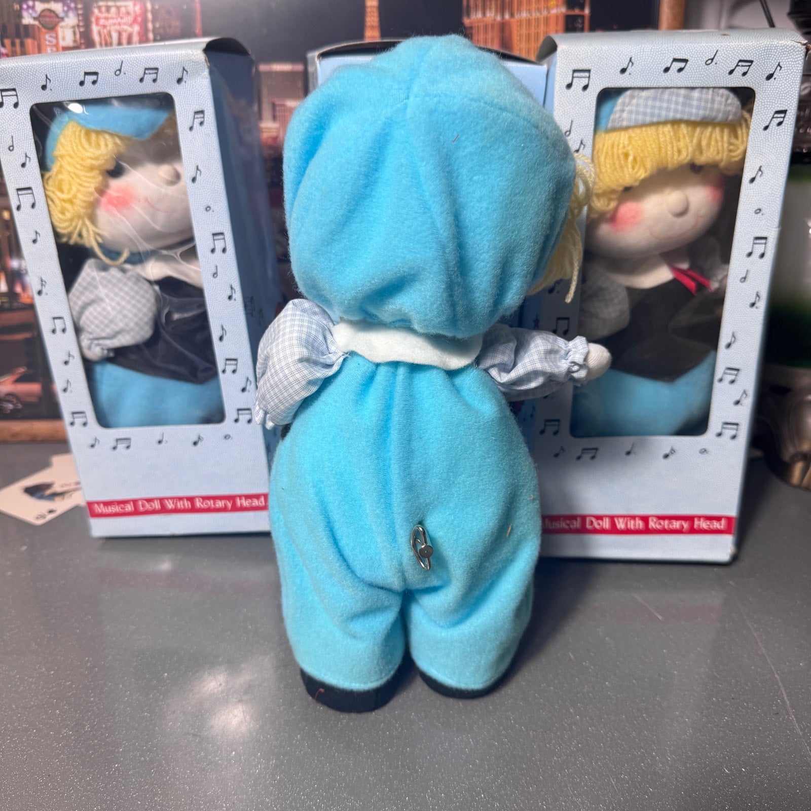 Vintage Faratak Musical Doll With Rotary Head NOS Taiwan Wind Up Boxed Doll 1991