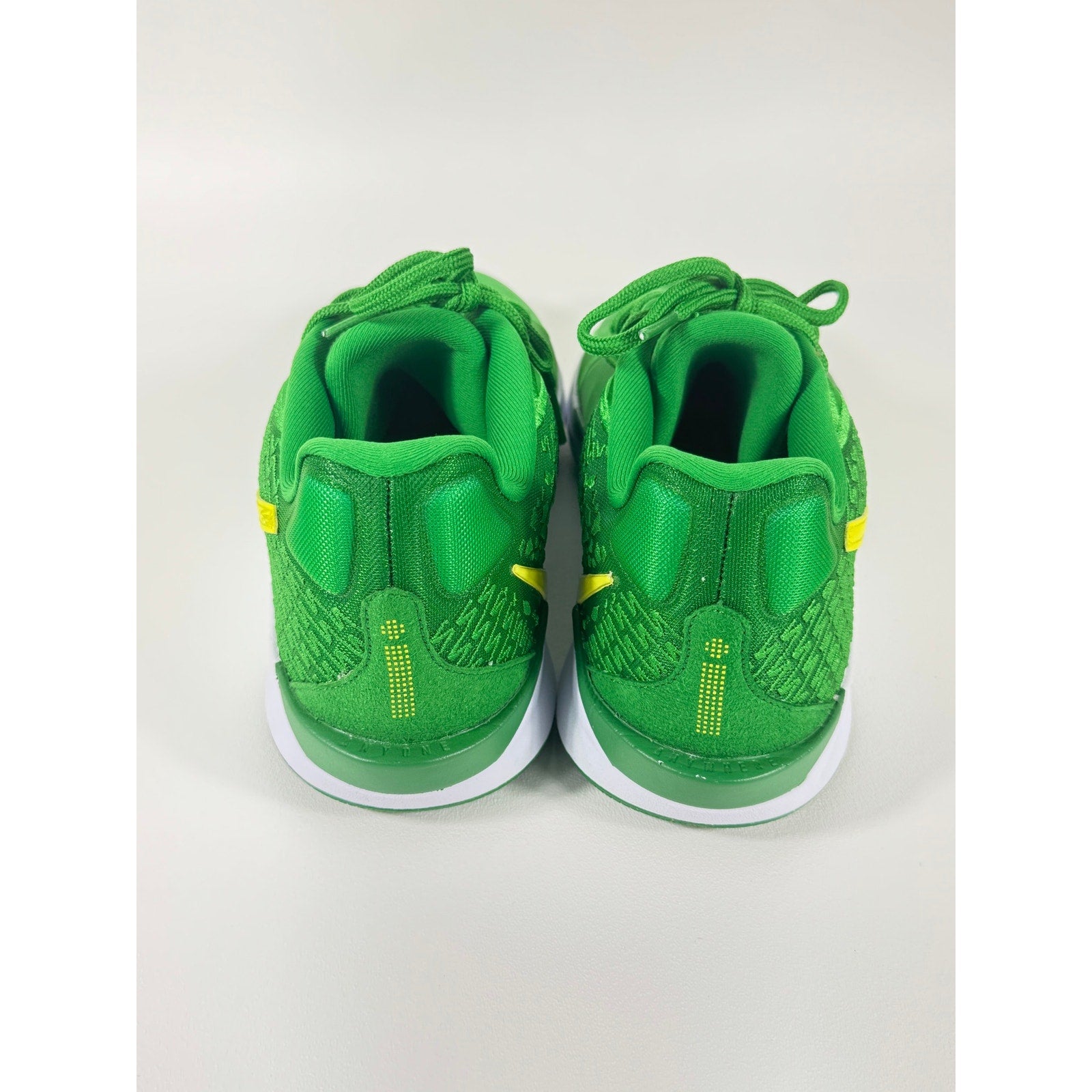 Nike Sabrina 2 Oregon Ducks Green Yellow HQ4344-300 Men’s 13 Women’s 14.5