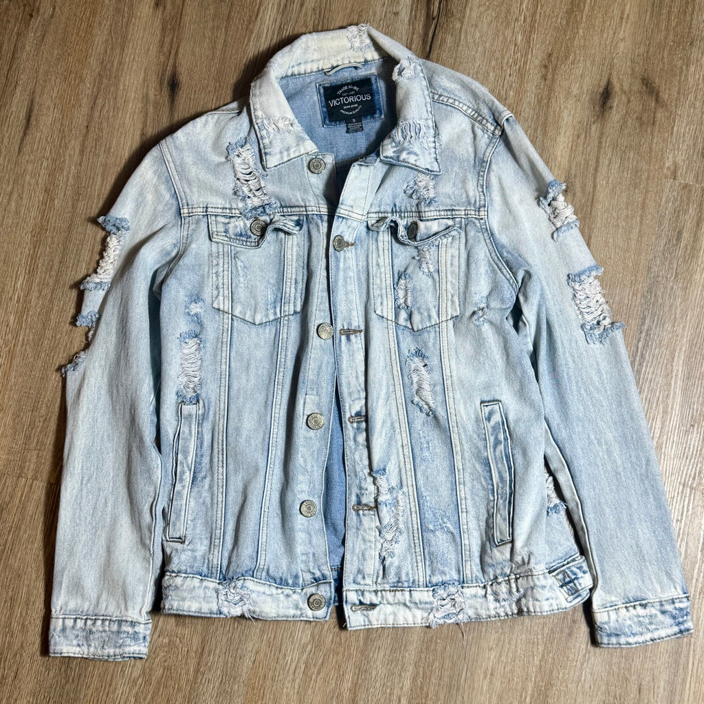 Victorious Distressed Light Wash Denim Trucker Jacket Men’s Small Cotton Vtg Y2K