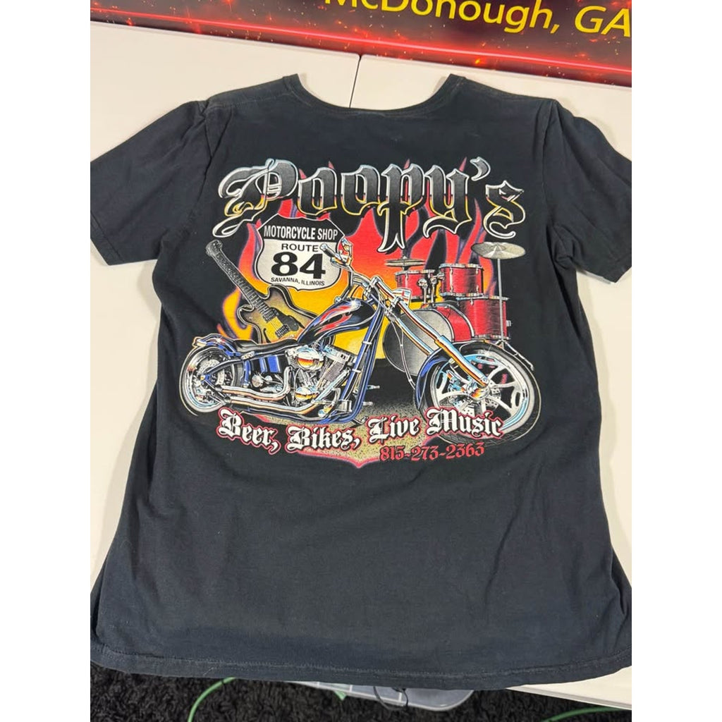 Poppy’s Motorcycle Shop Route 84 Savanna Illinois Biker Graphic T-Shirt Mens Medium