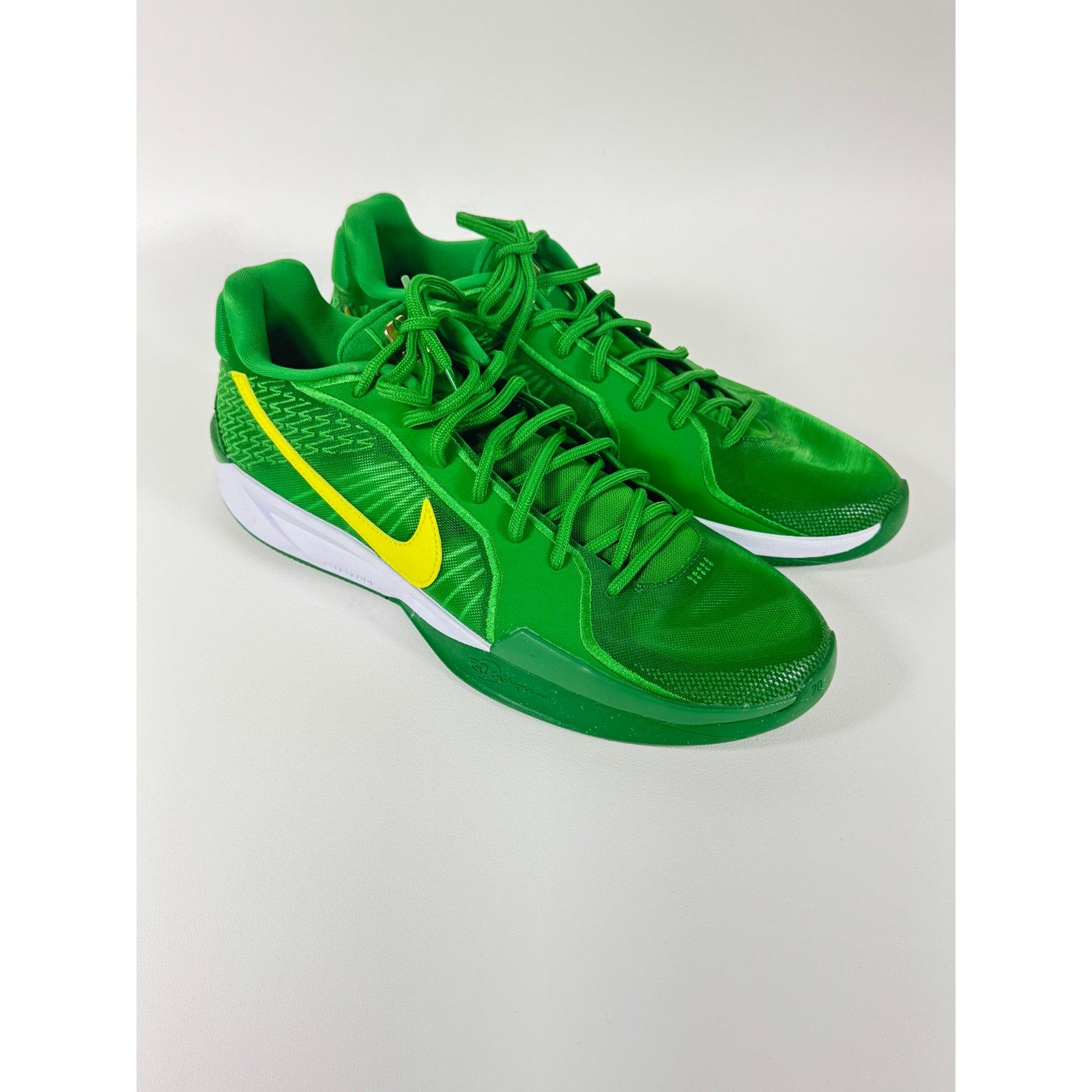 Nike Sabrina 2 Oregon Ducks Green Yellow HQ4344-300 Men’s 13 Women’s 14.5