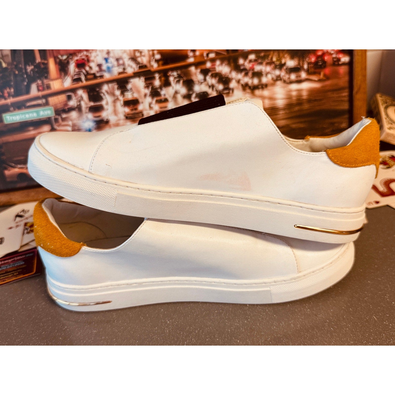 Karl Lagerfeld Paris Women’s Slip On Sneakers White Leather Cat Logo Patch 9.5