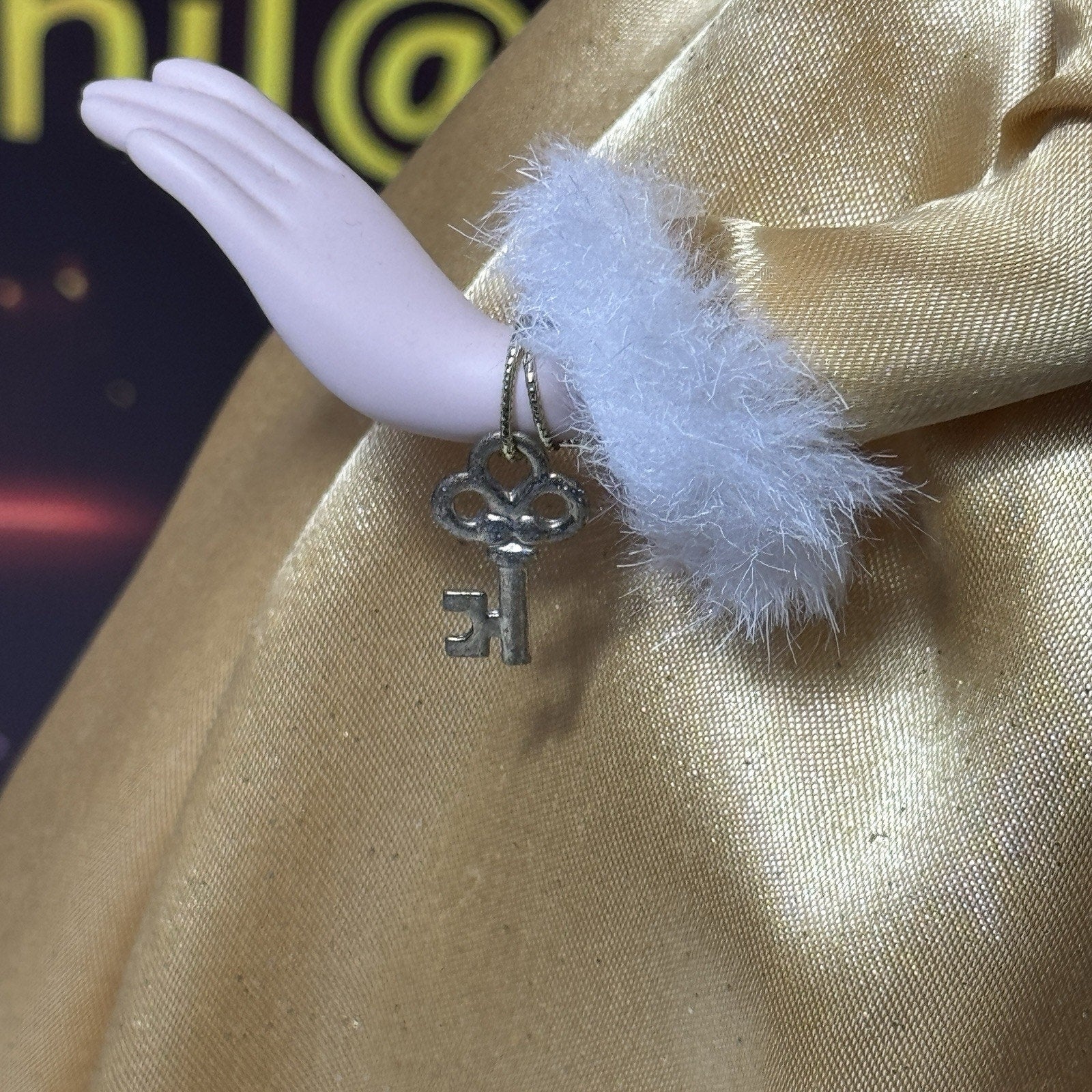 Vtg Brass Key Keepsakes Disney Snow White Porcelain Doll 15” With Display Base