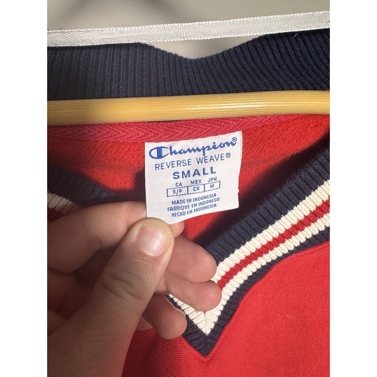 Vtg Champion Reverse Weave Cropped V-Neck Sweatshirt Red Womens Small