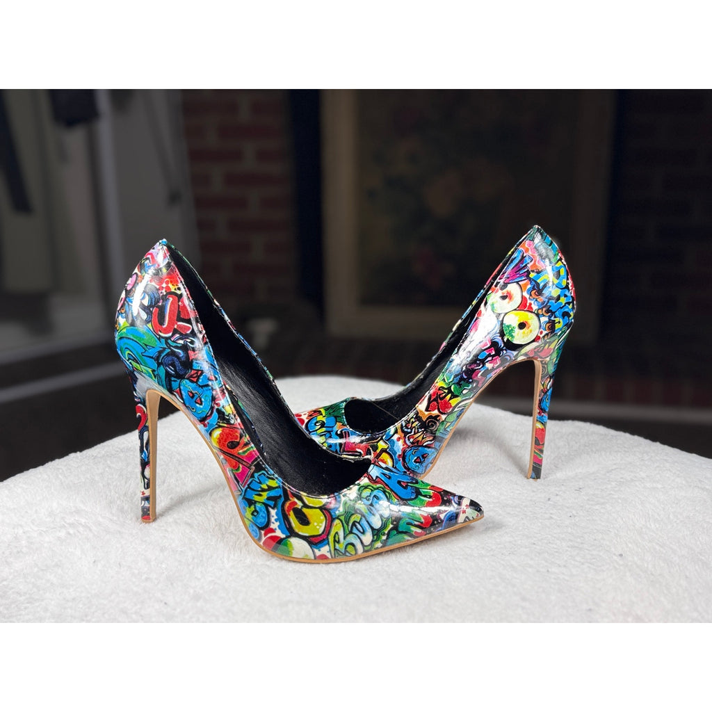 Shoe Republic LA Graffiti Print Stiletto Heels Women’s Size 6.5 7 Pointed Toe Pumps