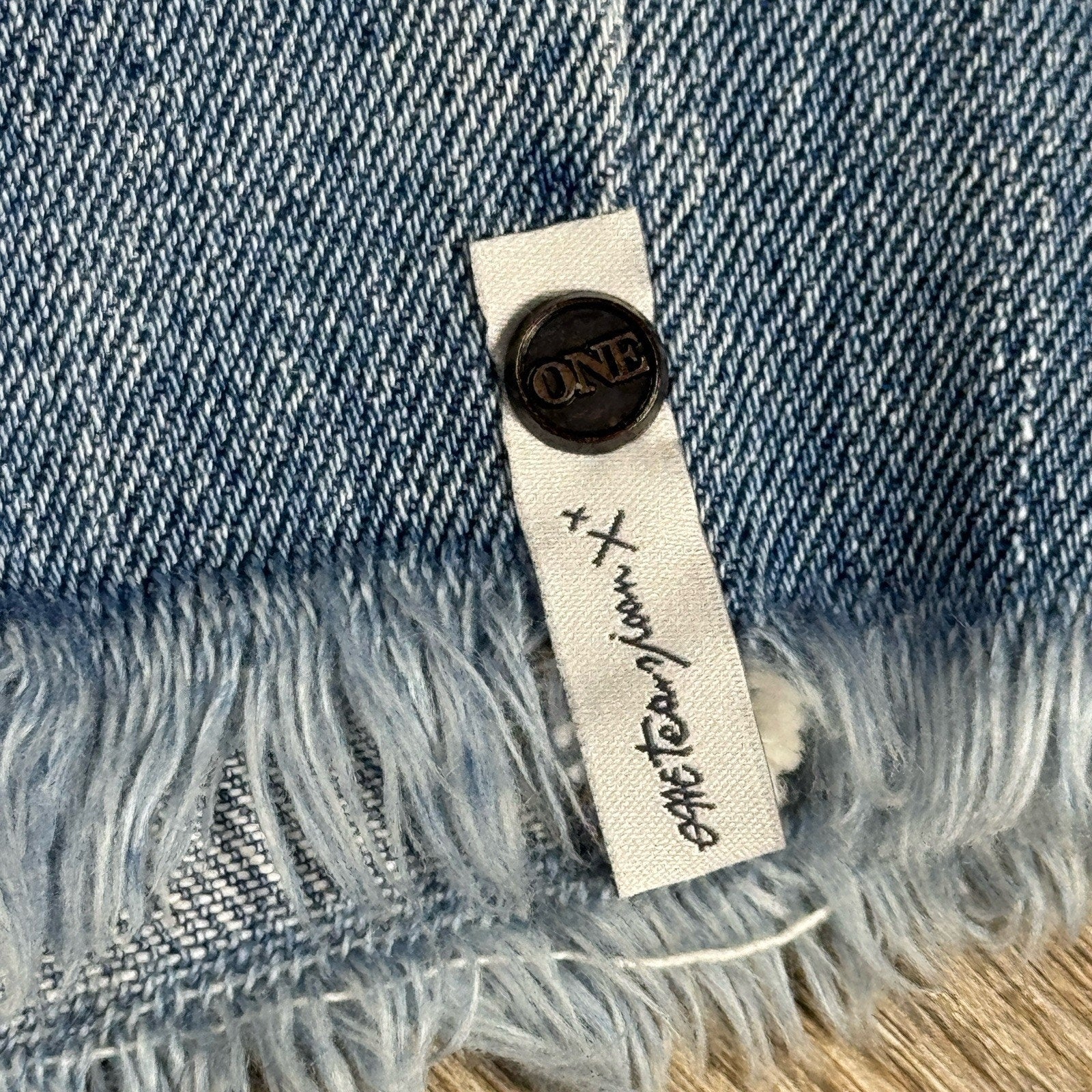 OneTeaspoon Stevies Boyfriend Denim Shorts BNWT Womens 31 34 Pacifica Distressed