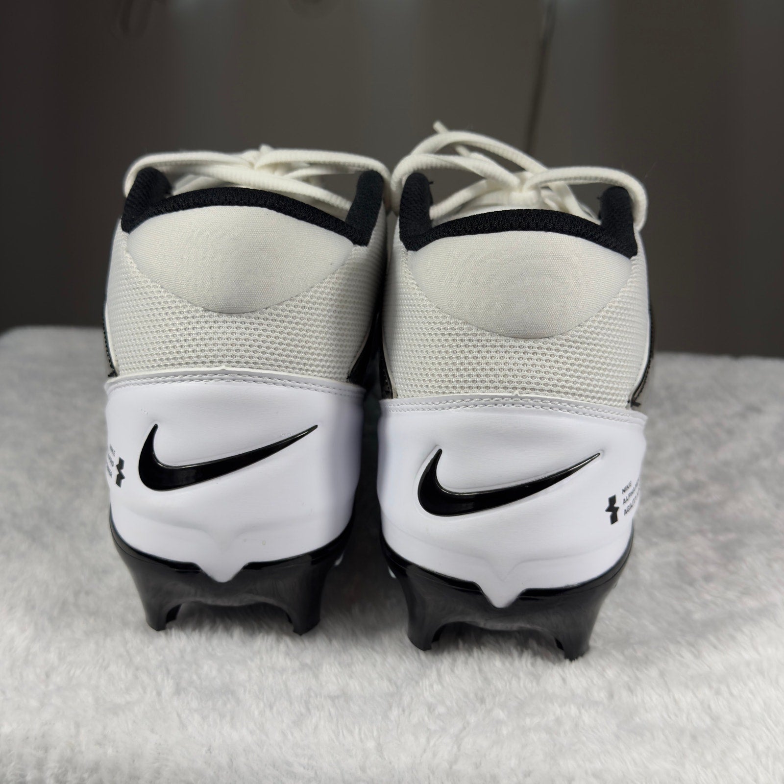 Nike Alpha Menace 4 Pro Football Cleats White Black HF4555-100 Sz 12.5