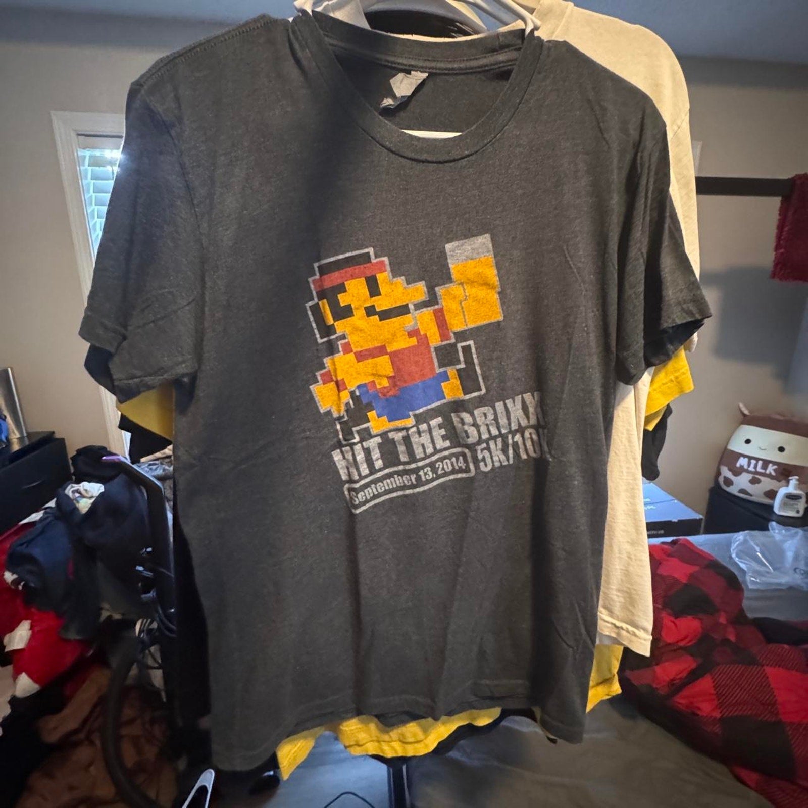 Gray pixelated mario graphic tee