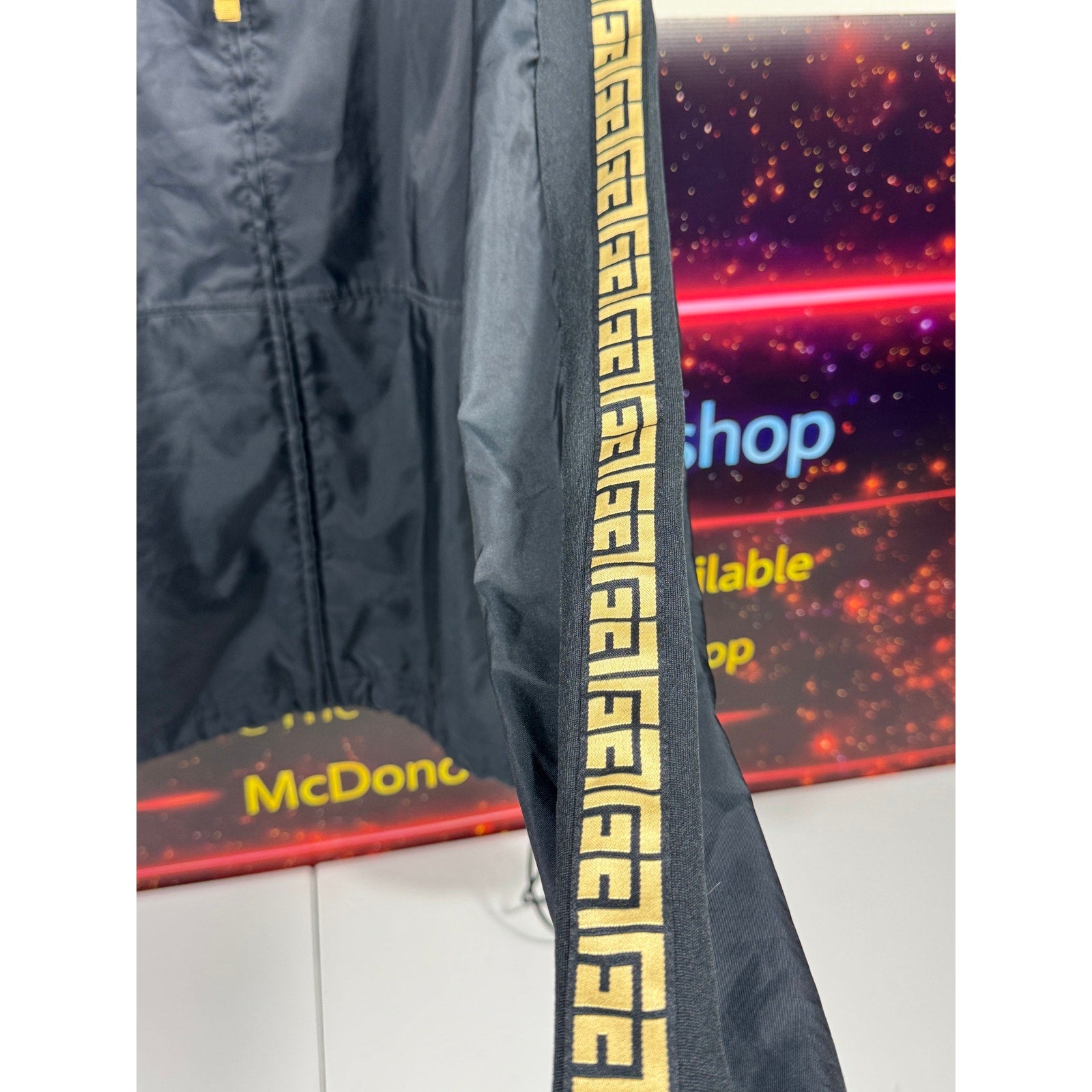 Nike Giannis Coming To America Windbreaker Jacket Mens Large Black Gold CQ8308-010 Rare Promo