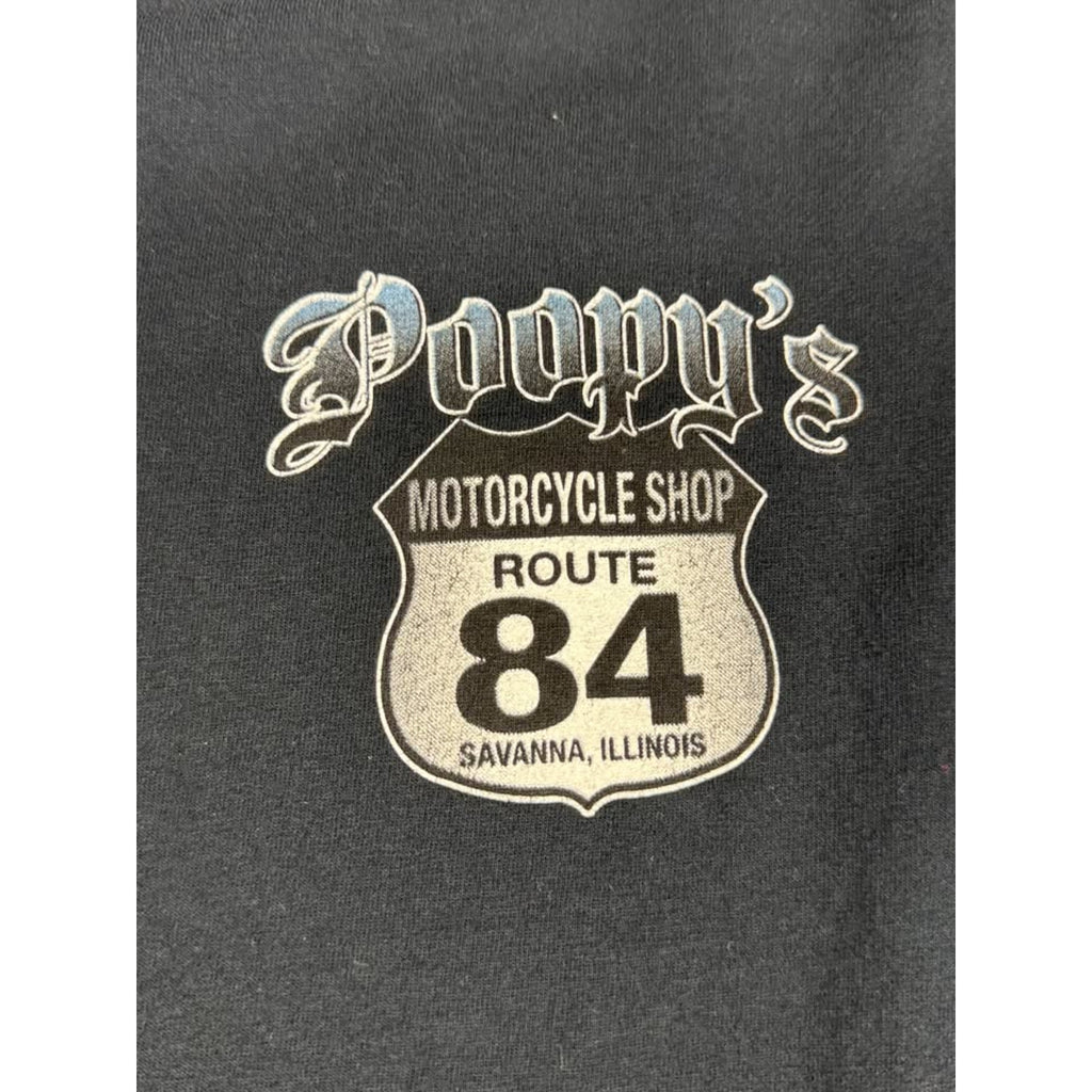 Poppy’s Motorcycle Shop Route 84 Savanna Illinois Biker Graphic T-Shirt Mens Medium