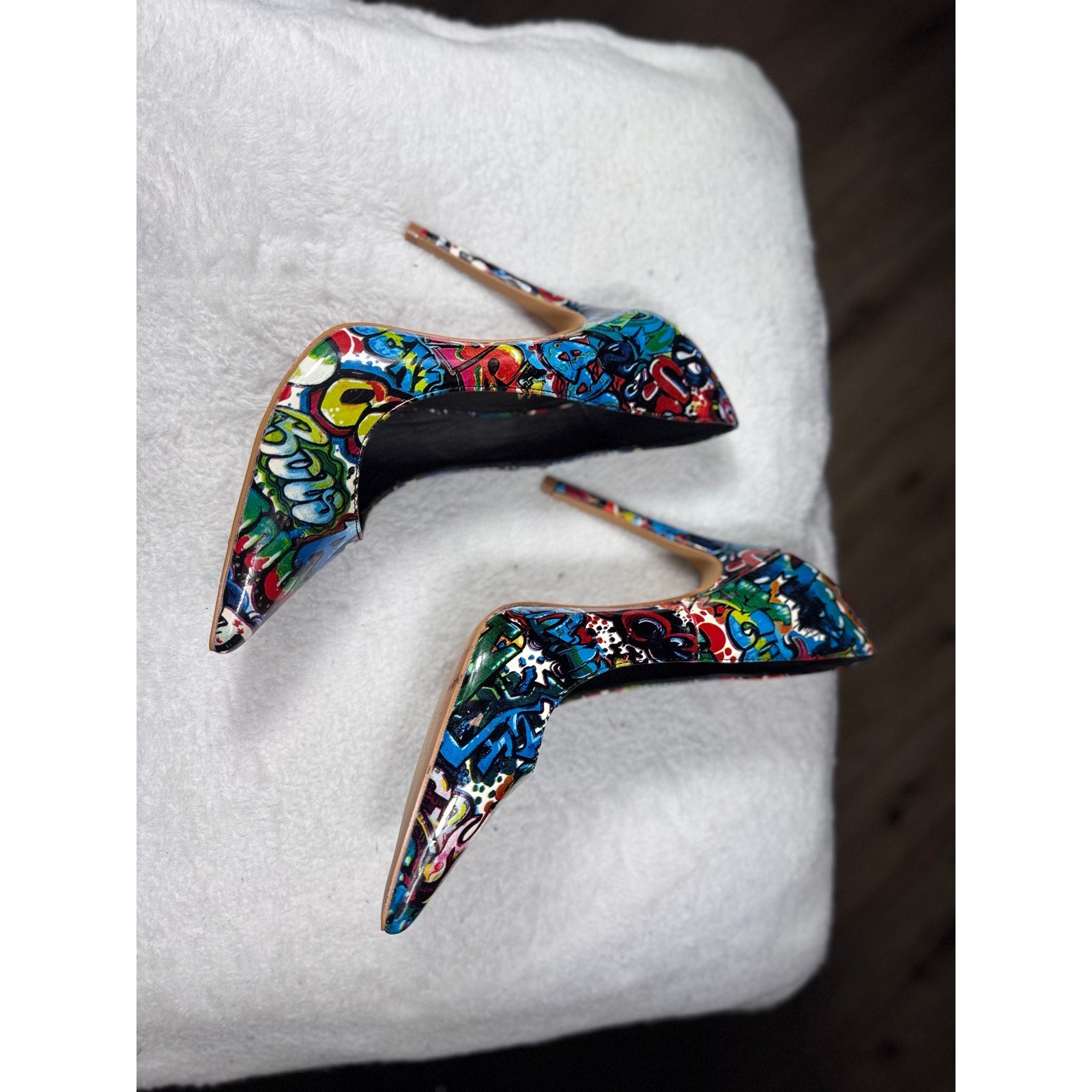 Shoe Republic LA Graffiti Print Stiletto Heels Women’s Size 6.5 7 Pointed Toe Pumps