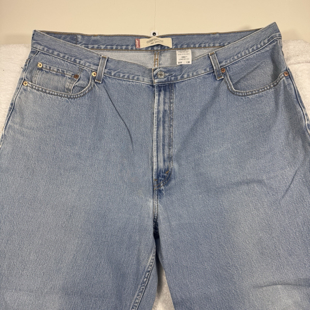 VTG 2004 Levi's 560 Comfort Fit Jeans Men's 44x30 Light Wash Relaxed Denim