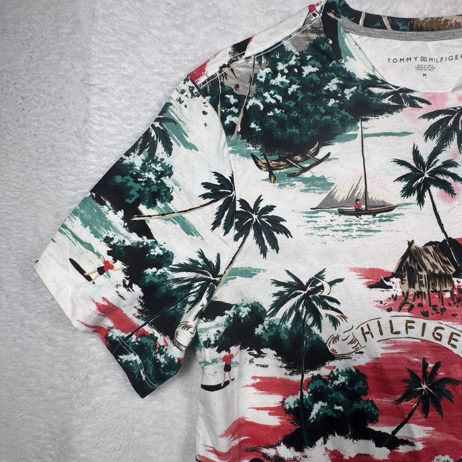 Tommy Hilfiger Tropical Island All Over Print T Shirt Men’s Medium 100% Cotton M