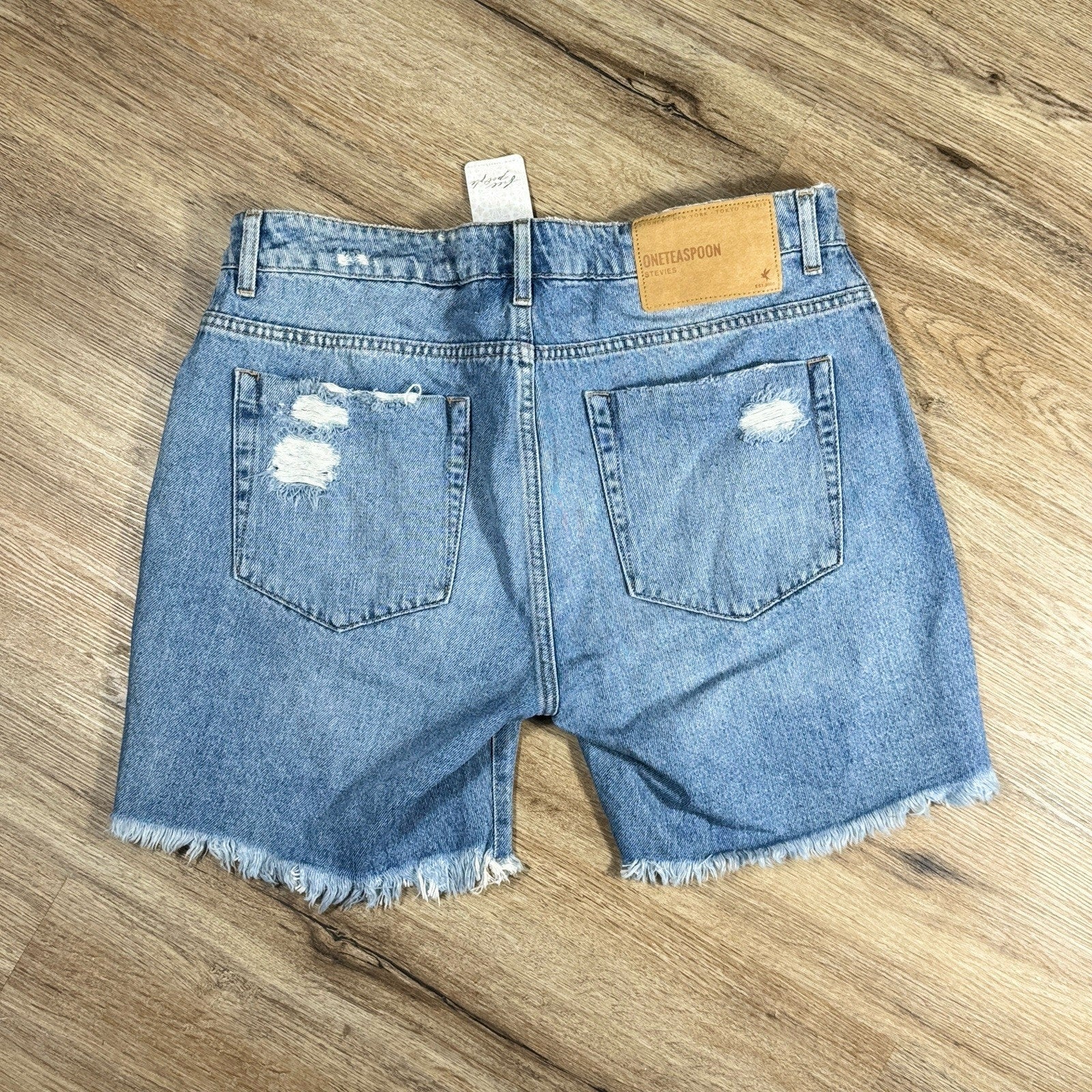 OneTeaspoon Stevies Boyfriend Denim Shorts BNWT Womens 31 34 Pacifica Distressed