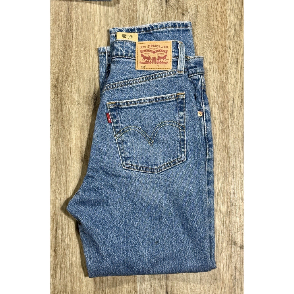 Levi's Women's 501 Original Fit Button Fly Jeans W26 L26 Light Wash NWT