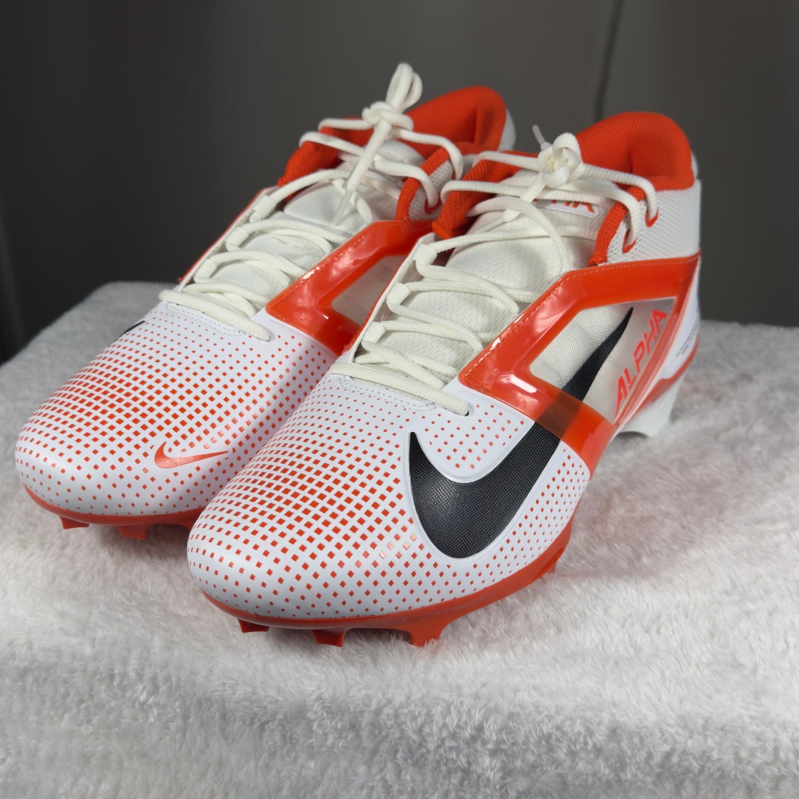 Nike Alpha Menace 4 Pro Football Cleats White Orange FZ7702-101 Sz 14.5