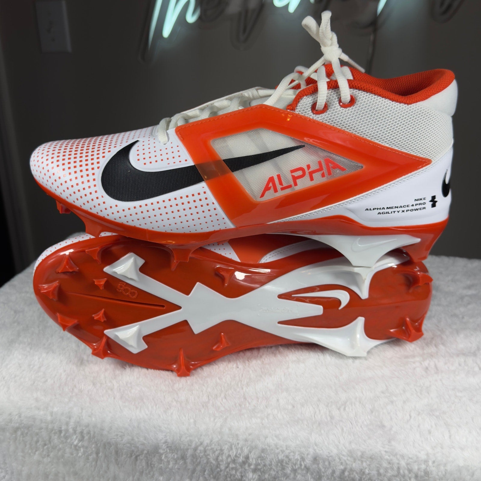 Nike Alpha Menace 4 Pro Football Cleats White Orange FZ7702-101 Sz 14.5