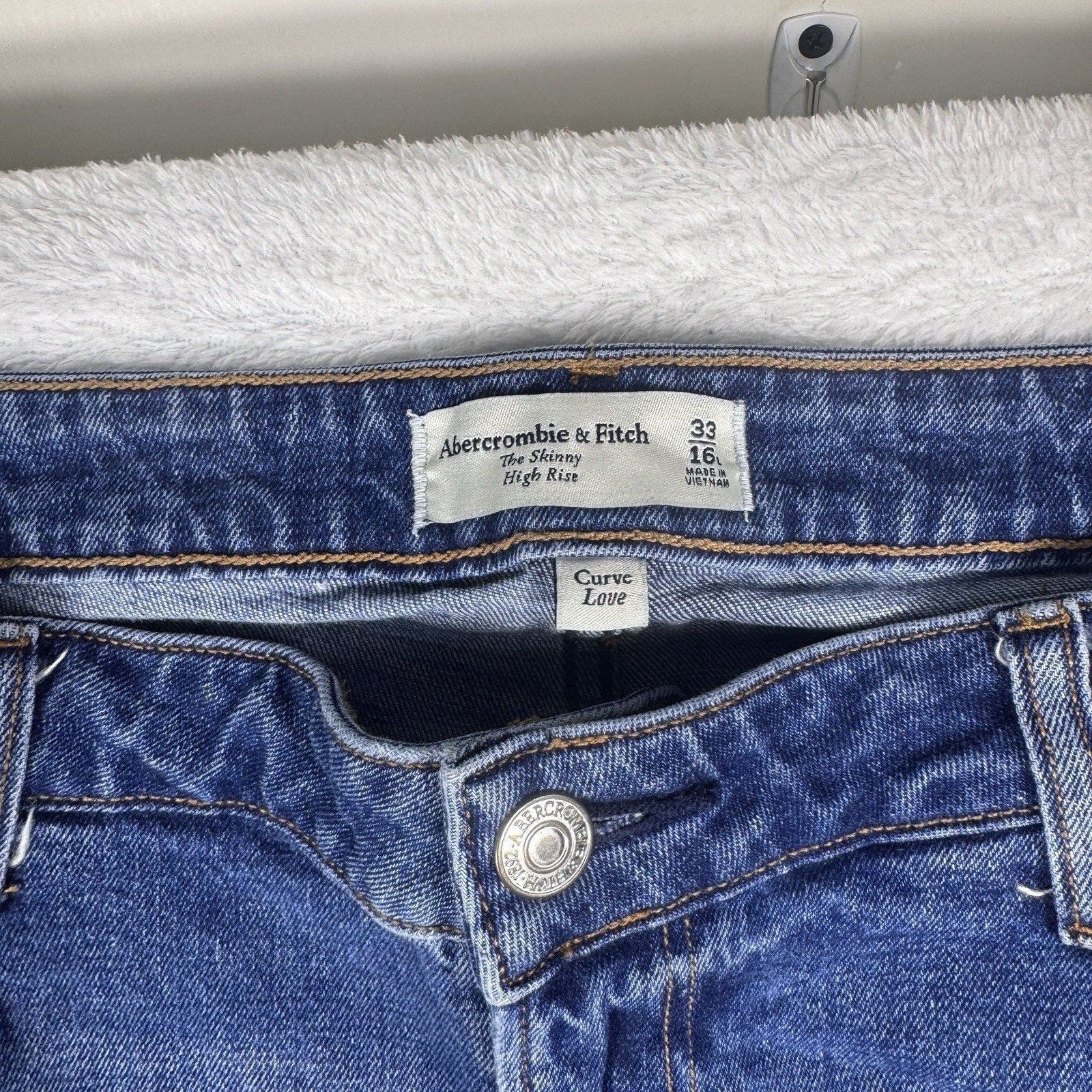 Abercrombie & Fitch Curve Love High Rise Distressed Skinny Jeans Womens 33 16L