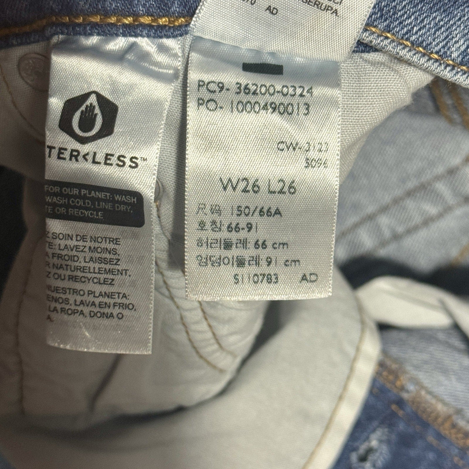 Levi's Women's 501 Original Fit Button Fly Jeans W26 L26 Light Wash NWT