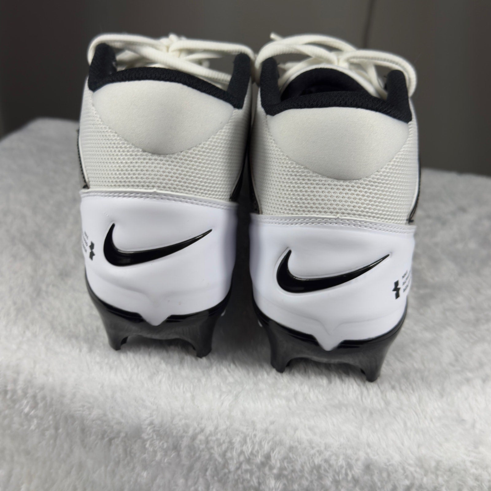 Nike Alpha Menace 4 Pro Football Cleats White Black HF4555-100 Sz 12.5