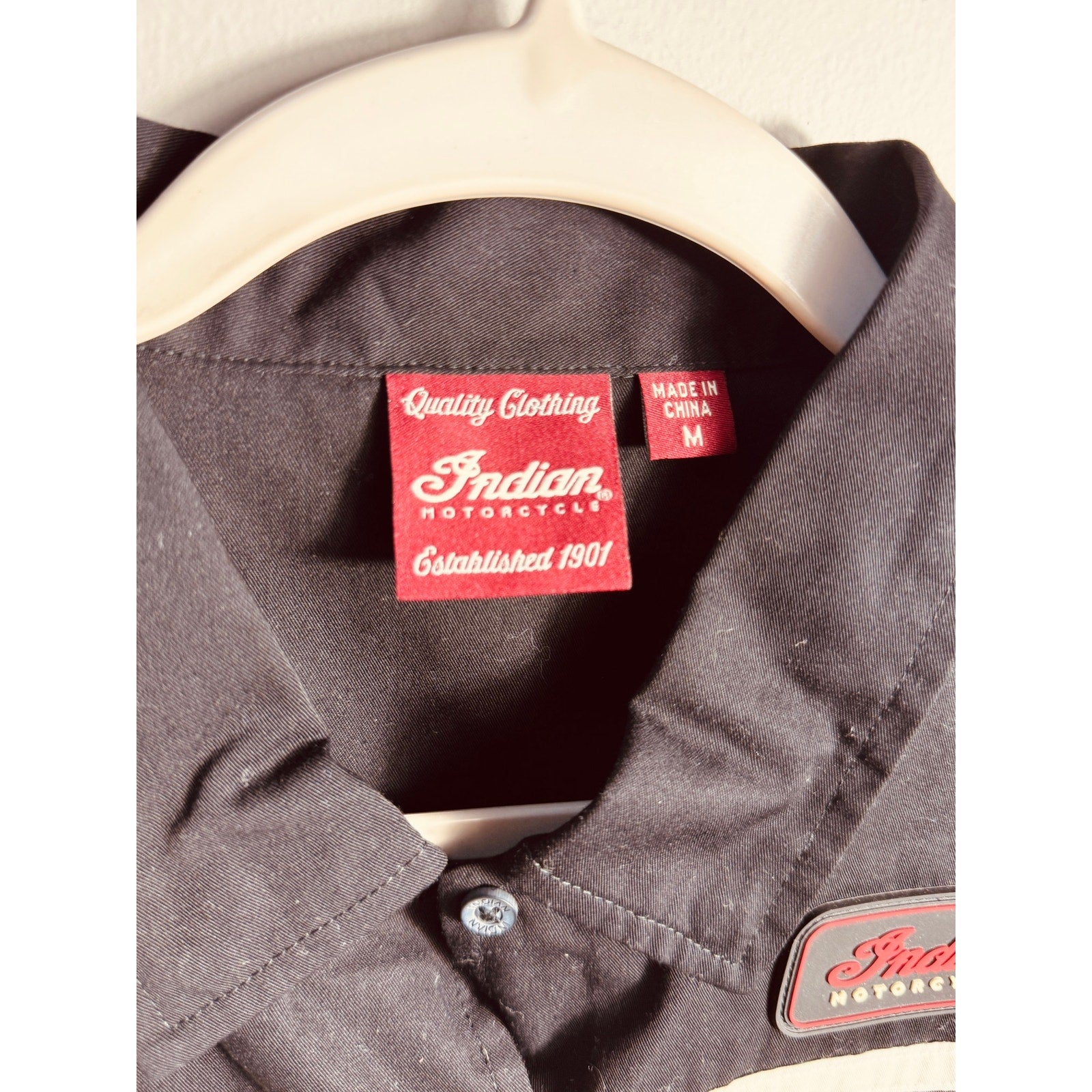 Indian Motorcycle Women’s Medium Button Up Garage Shop Shirt Black Red Biker