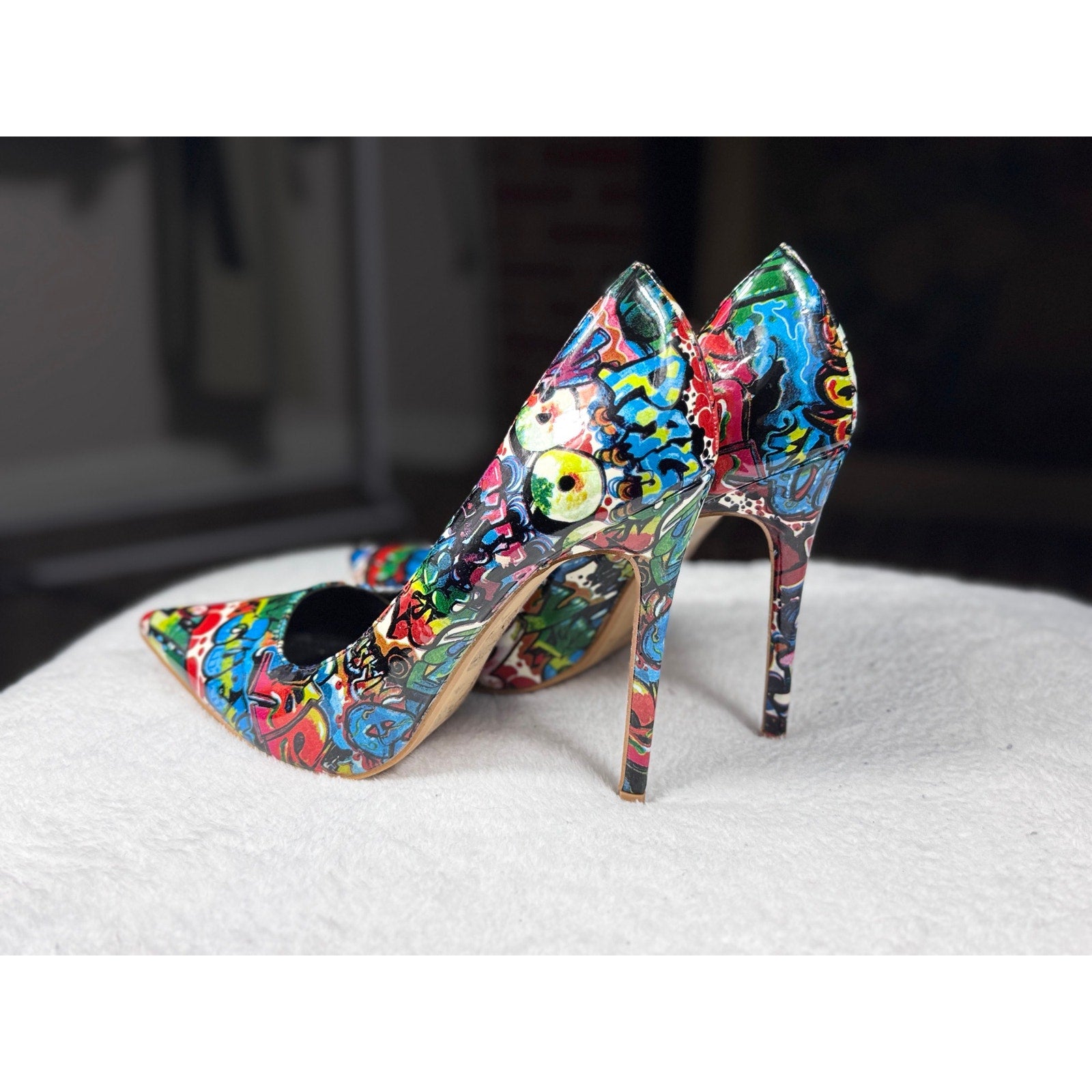 Shoe Republic LA Graffiti Print Stiletto Heels Women’s Size 6.5 7 Pointed Toe Pumps