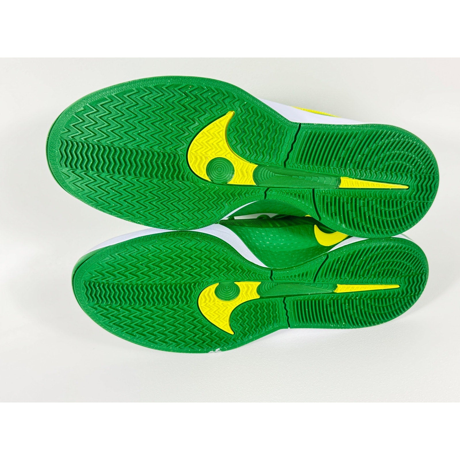 Nike Sabrina 2 Oregon Ducks Green Yellow HQ4344-300 Men’s 13 Women’s 14.5