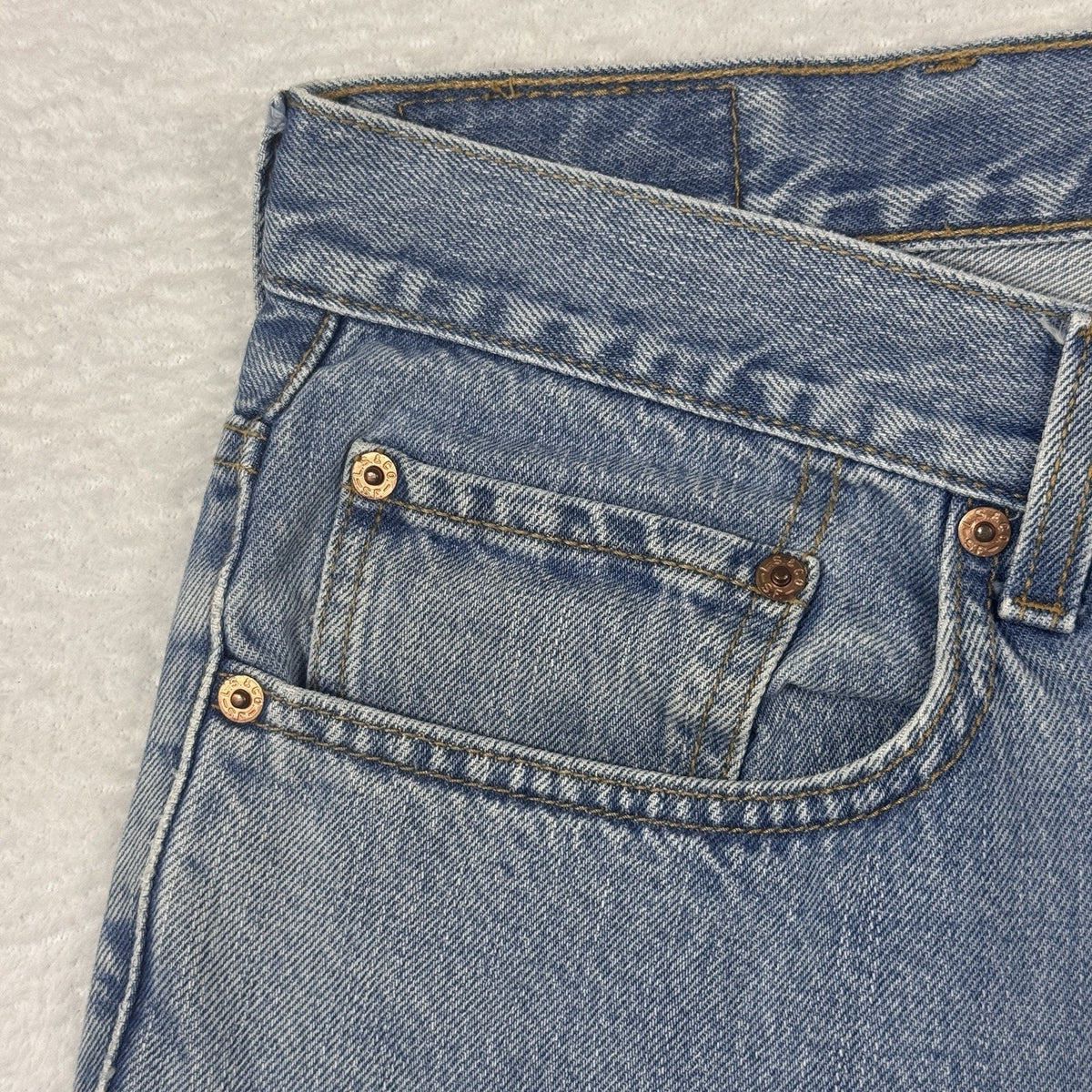 VTG 2004 Levi's 560 Comfort Fit Jeans Men's 44x30 Light Wash Relaxed Denim