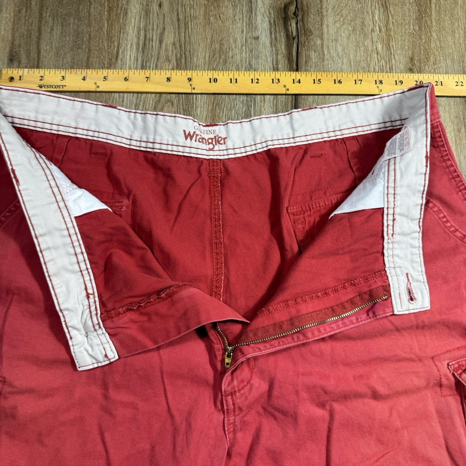 Wrangler Mens Size 42 Red Cargo Casual Comfort Cotton Shorts
