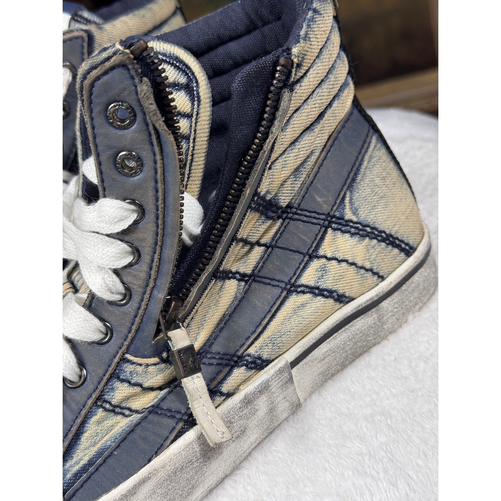 Diesel D-Velows Mid Lace Denim Distressed High Top Sneakers Men’s 9.5 Y2K Grunge