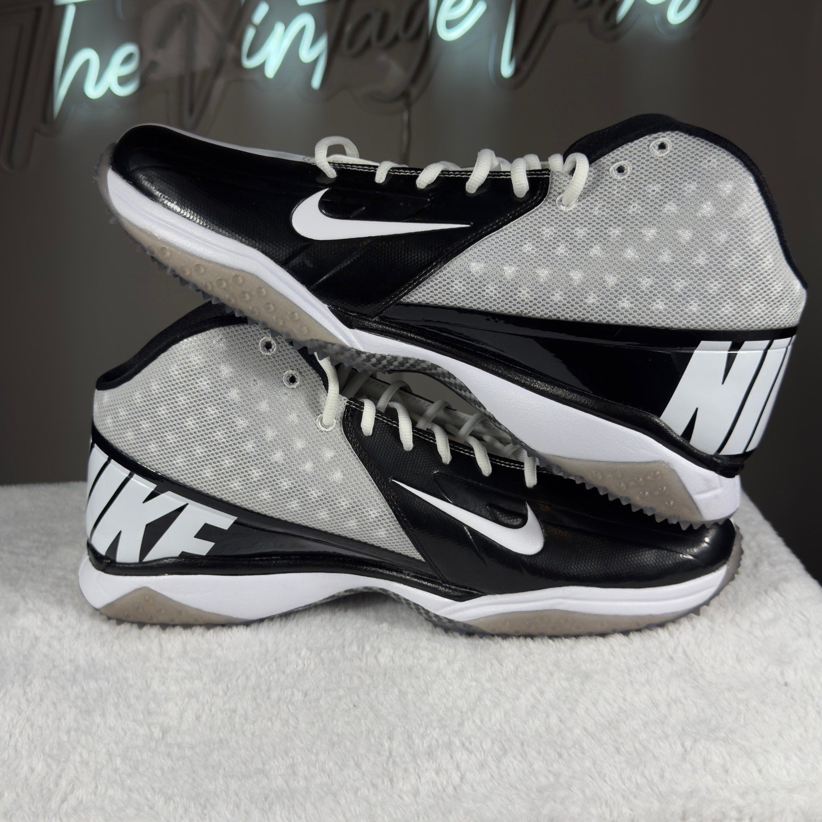 Nike Alpha Menace Mid Football Cleats White Black 527879-100 Mens 17