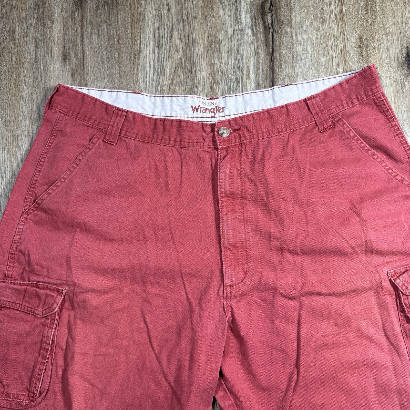 Wrangler Mens Size 42 Red Cargo Casual Comfort Cotton Shorts