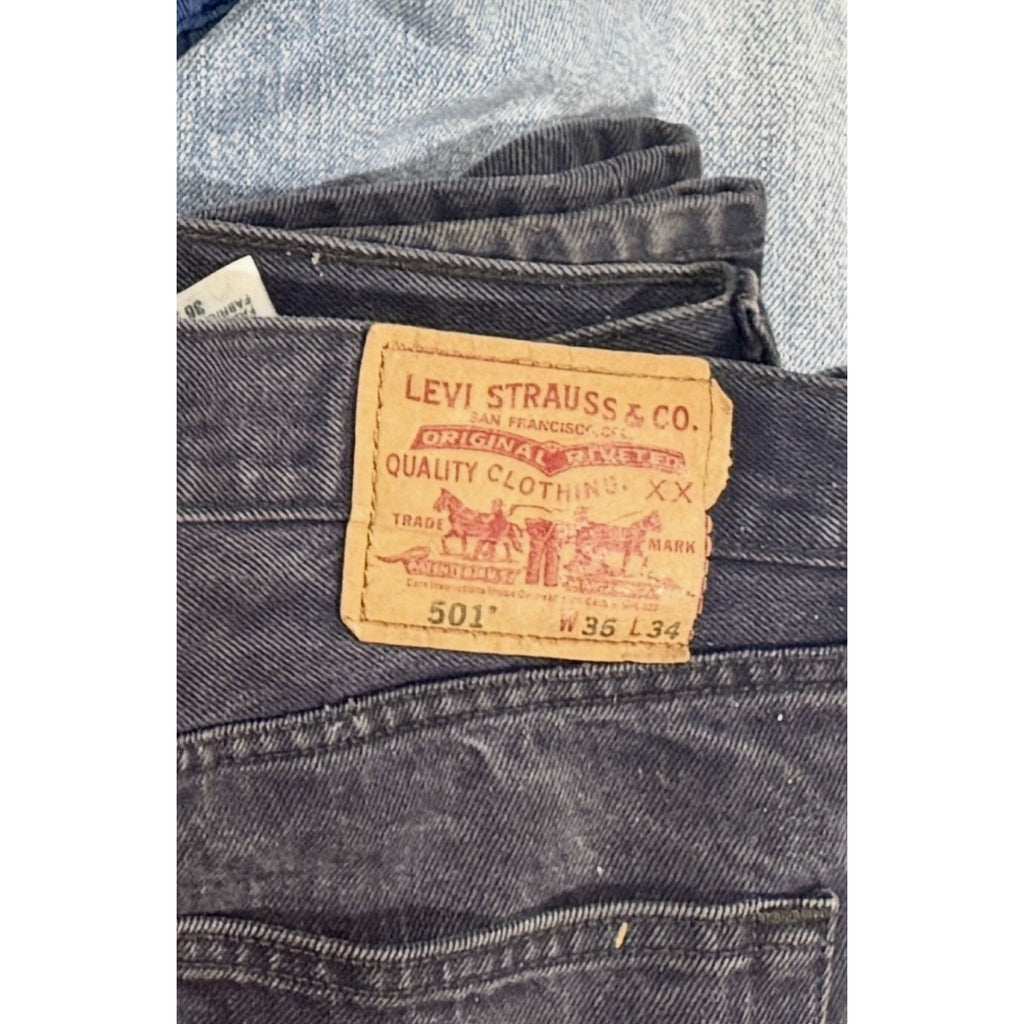 28 Pair Levi’s Jeans Lot 501 505 511 512 541 550 560 NWT USA Reseller Denim Lot