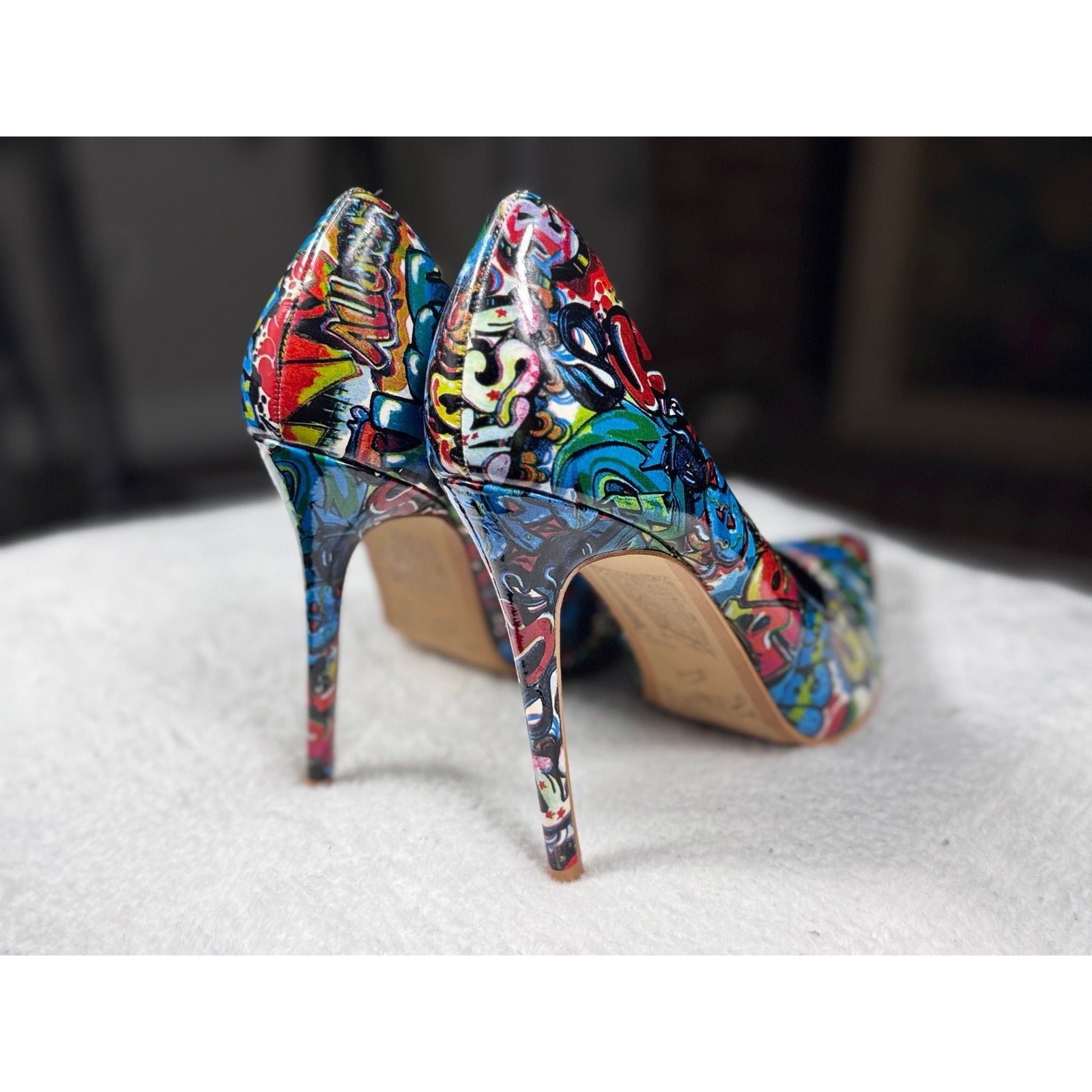 Shoe Republic LA Graffiti Print Stiletto Heels Women’s Size 6.5 7 Pointed Toe Pumps