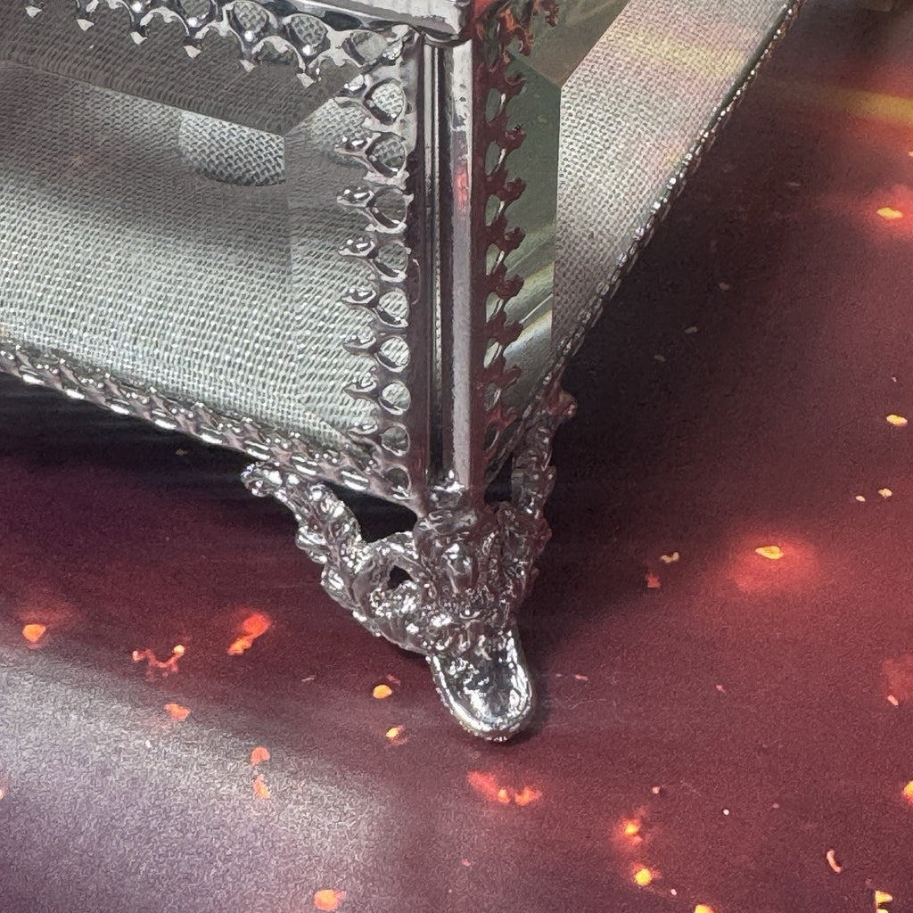 Cynthia Rowley New York Jewelry Box Glass Hinged Silver Filigree Trinket Ring