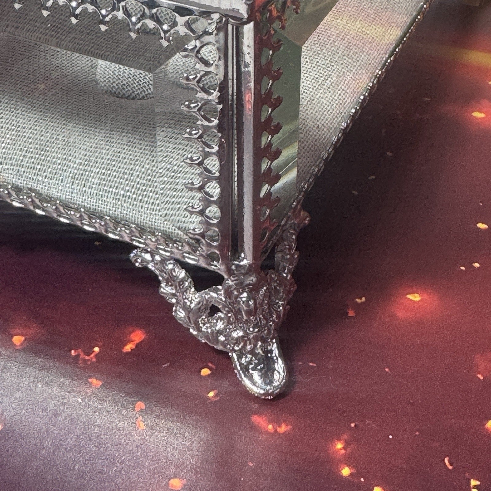 Cynthia Rowley New York Jewelry Box Glass Hinged Silver Filigree Trinket Ring