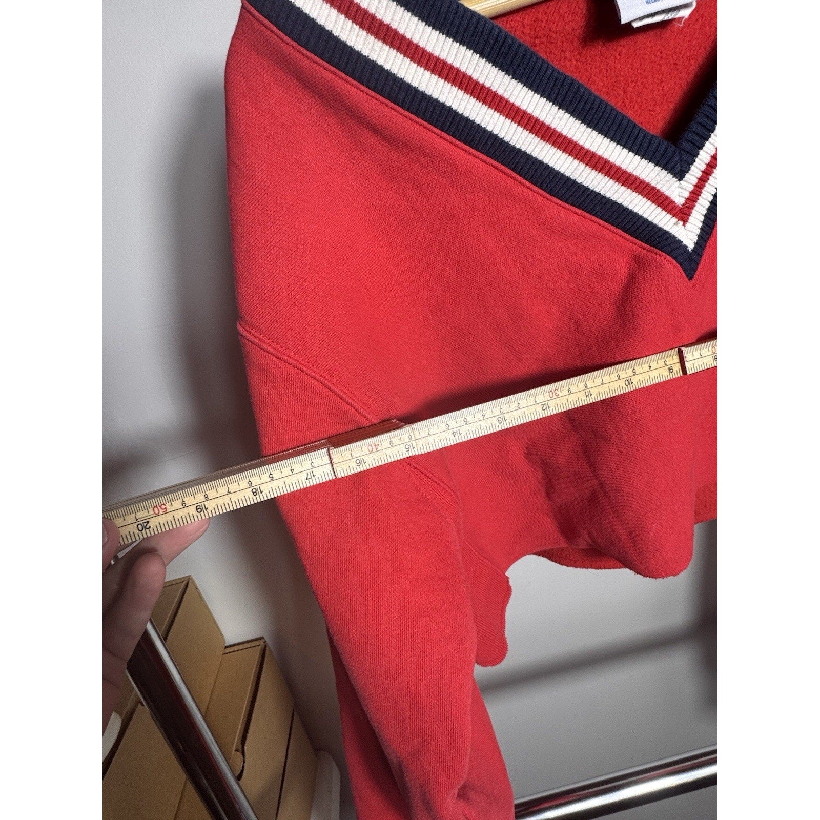 Vtg Champion Reverse Weave Cropped V-Neck Sweatshirt Red Womens Small