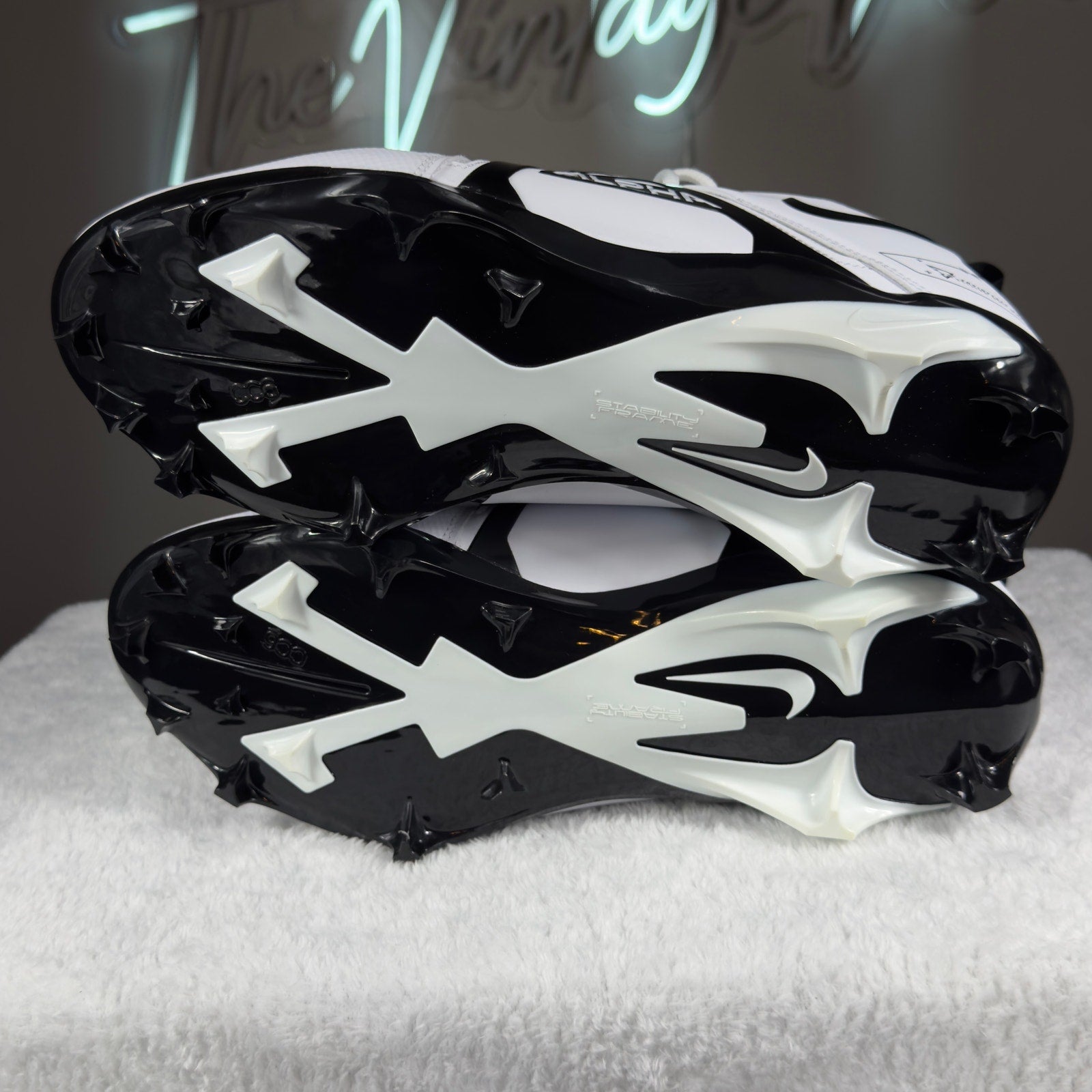 Nike Alpha Menace Pro 3 WD Mid PE Football Cleats White Black DH3292-100 Men13 W