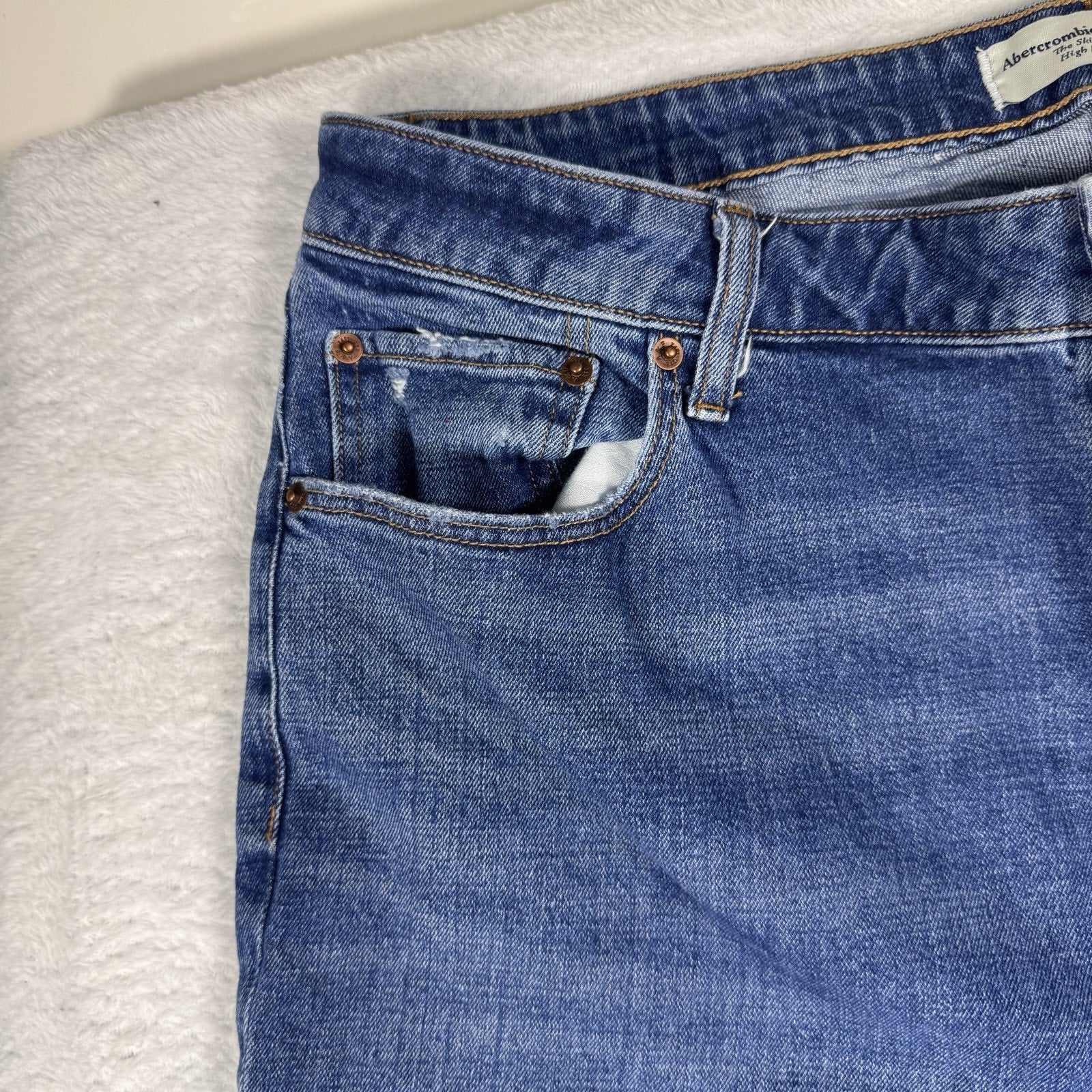 Abercrombie & Fitch Curve Love High Rise Distressed Skinny Jeans Womens 33 16L