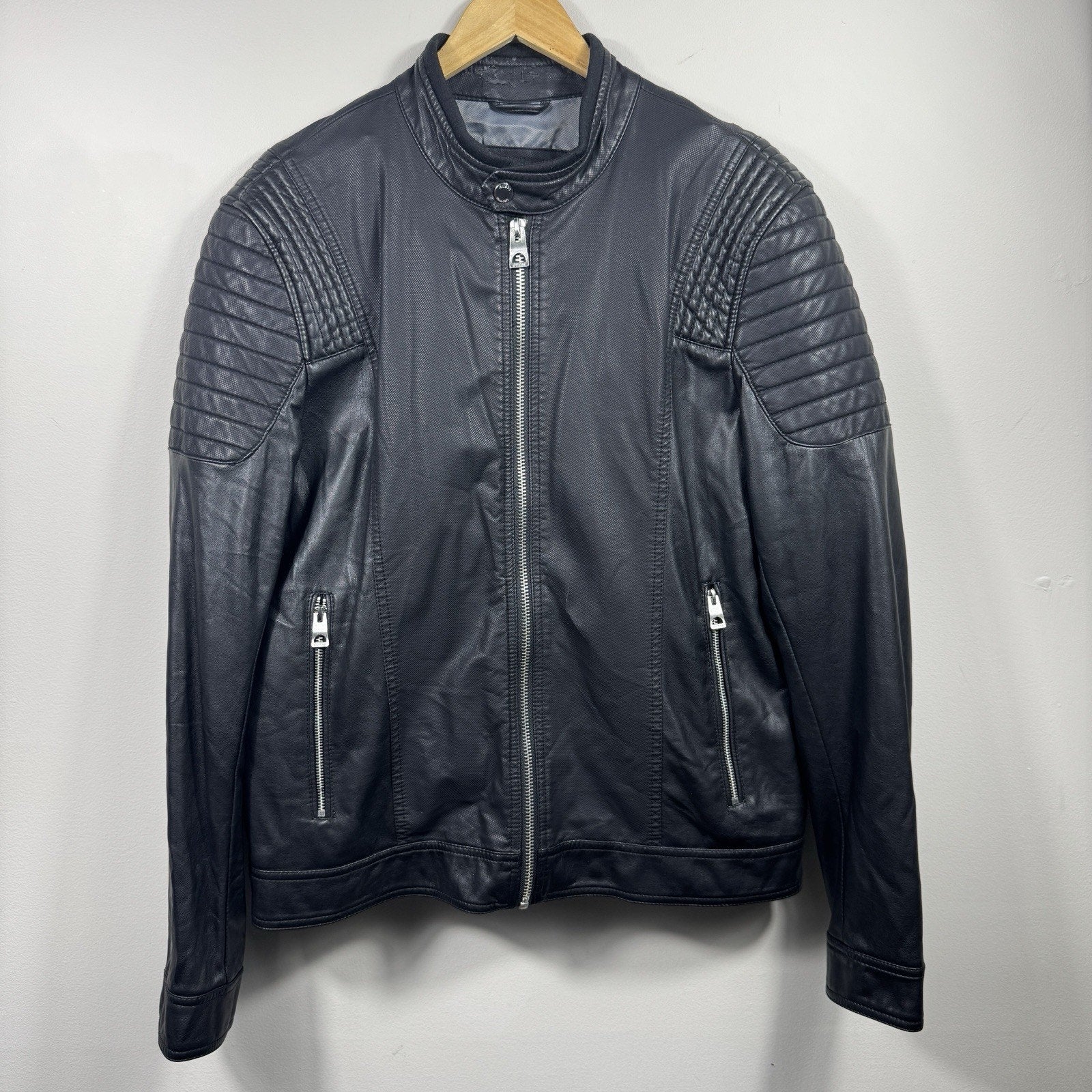 GUESS Mens Large Faux Leather Moto Cafe Racer Jacket Black Quilted Biker Zip